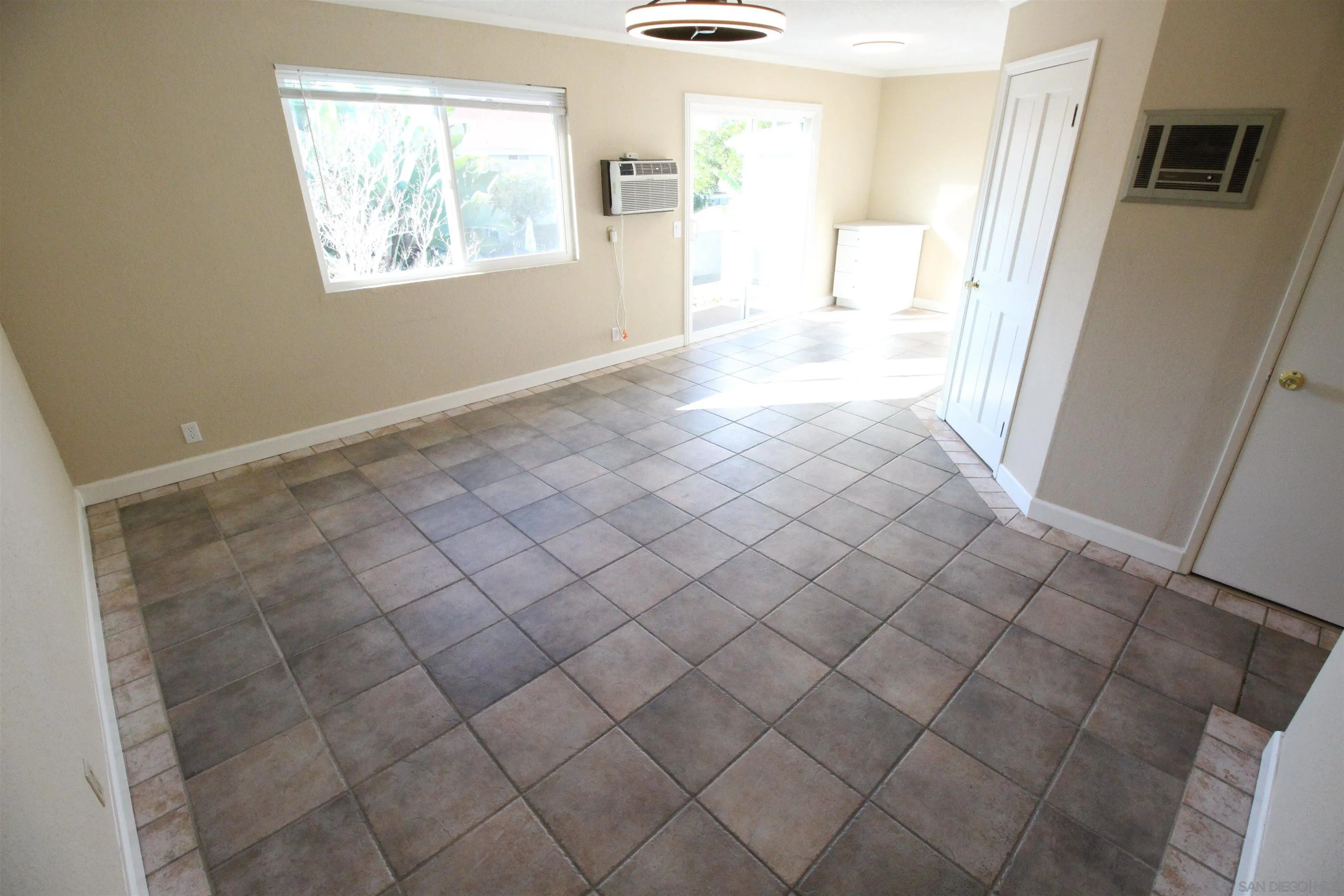Photo #5: 260009131 Listing: Photo #5