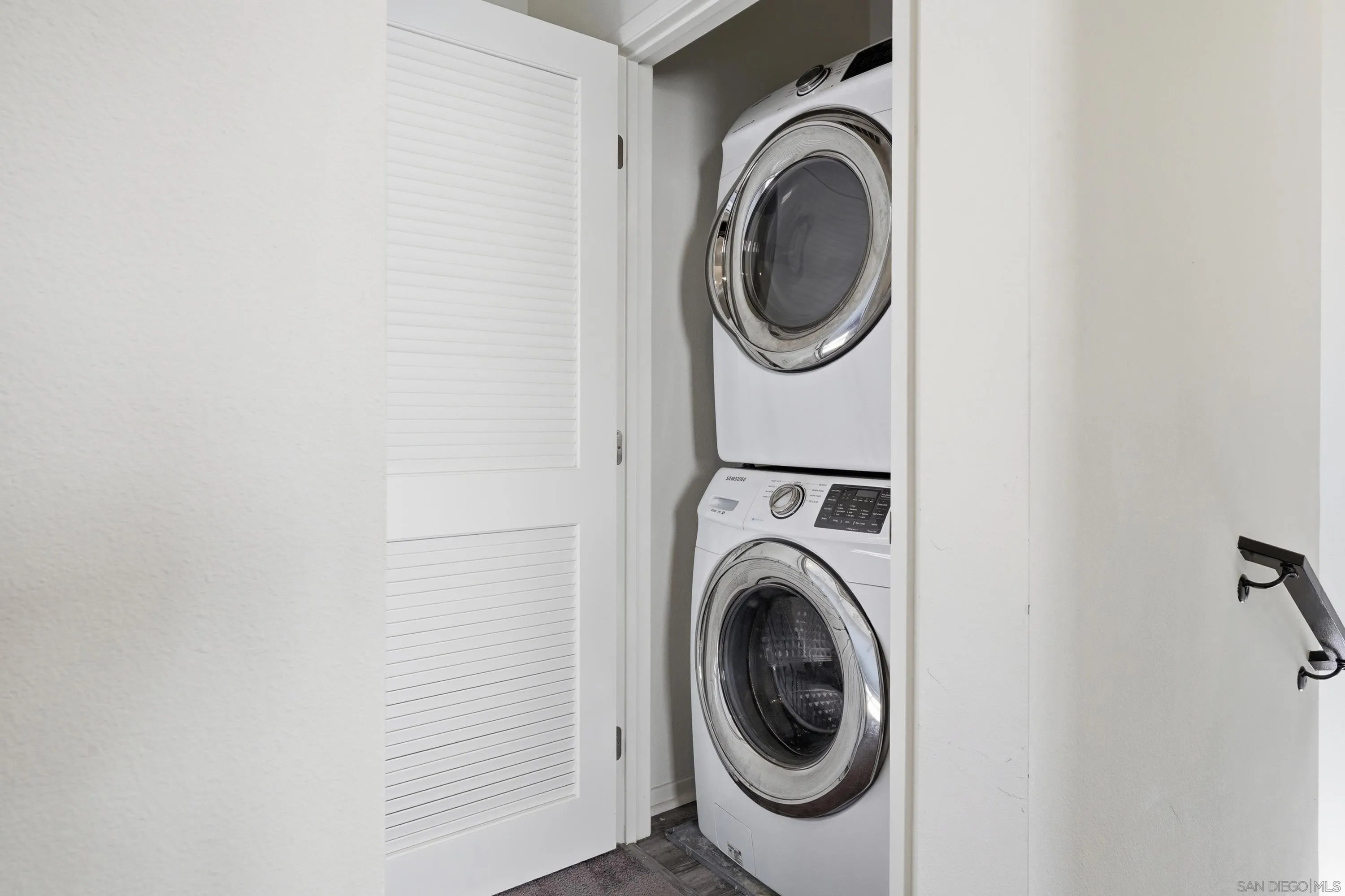 Photo #6: 260009137 Listing: Photo #6