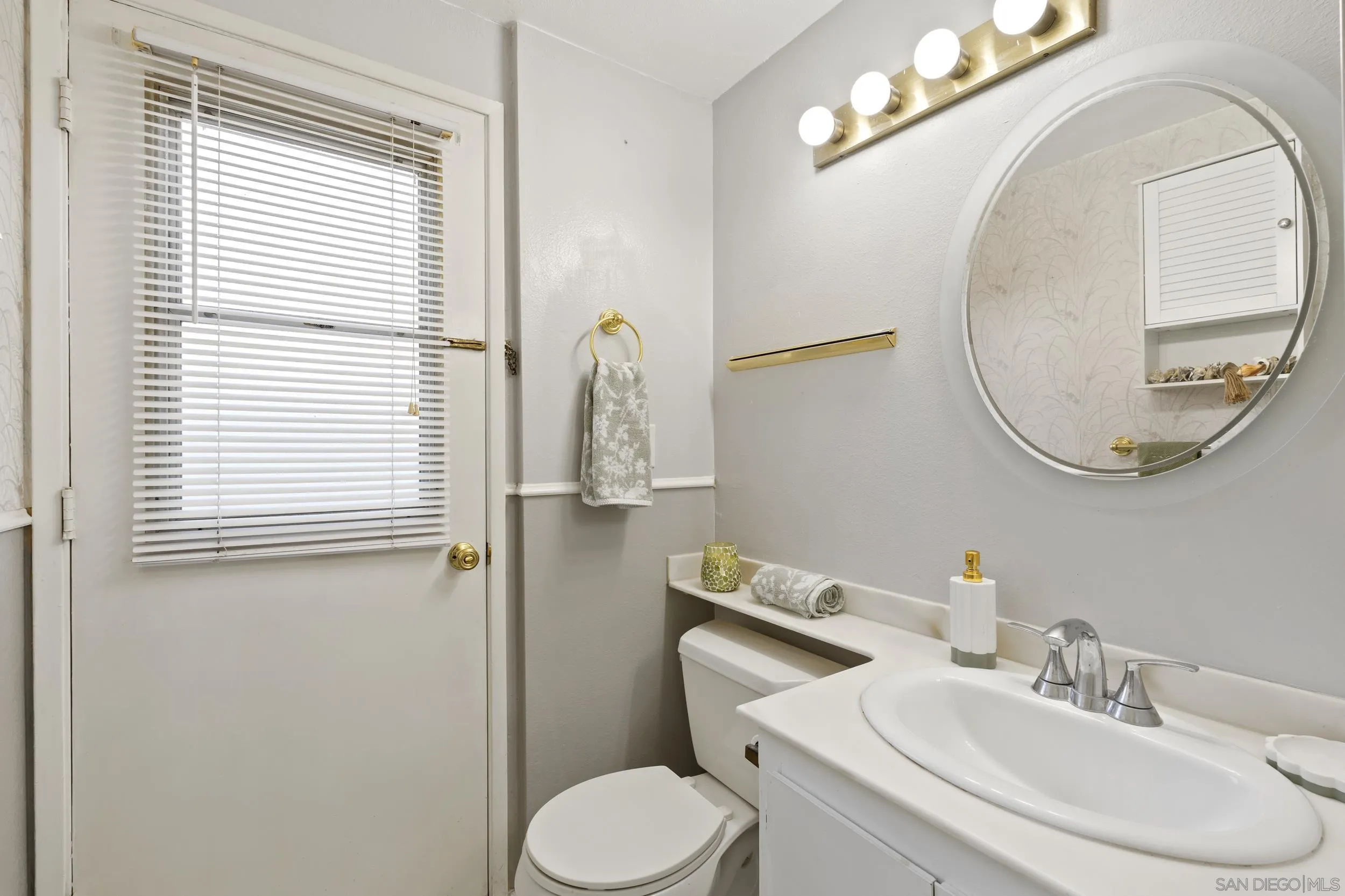 https://cdn.realtyfeed.com/cdn/127/260009139/5db66e169bd2c00d737caacab5ad38a5.webp