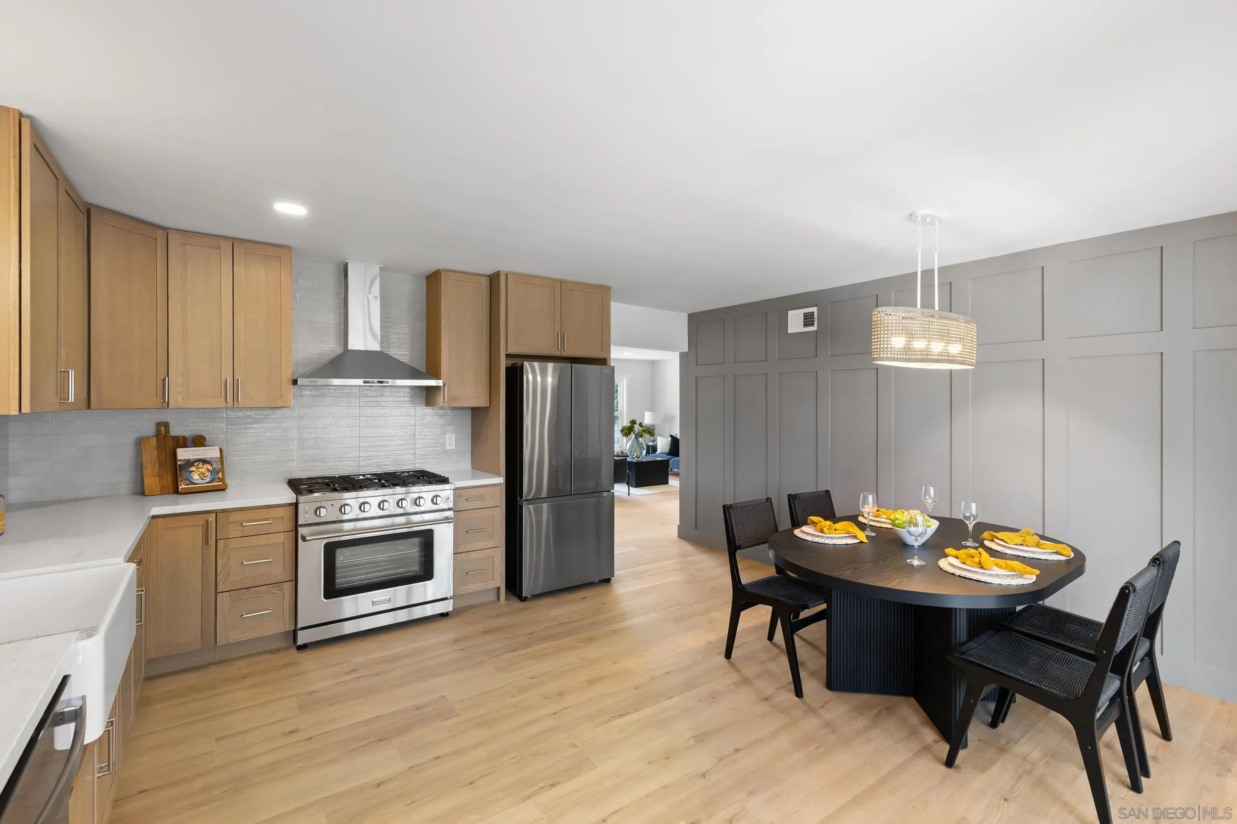 https://cdn.realtyfeed.com/cdn/127/260009141/12369d4e7bd5180af348559b7664f445.webp