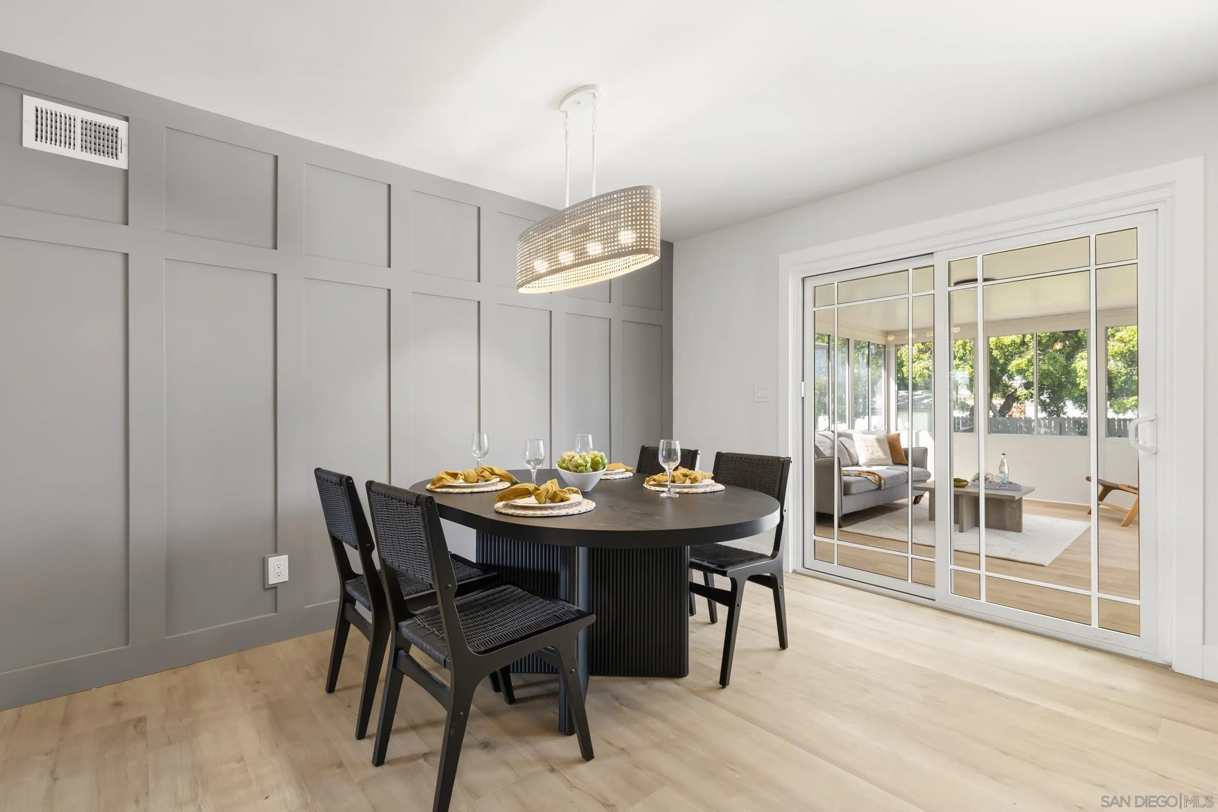 https://cdn.realtyfeed.com/cdn/127/260009141/847fe3231b992e90c18058b7ea8cf383.webp