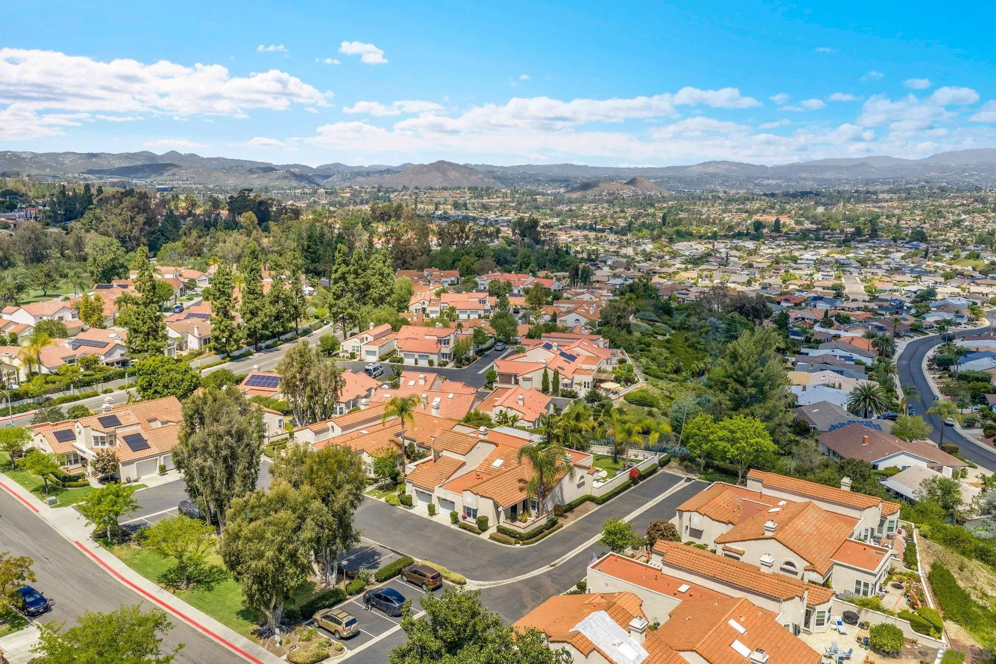 https://cdn.realtyfeed.com/cdn/127/260009144/557442fa7f1f915860dfb02d312a6947.webp