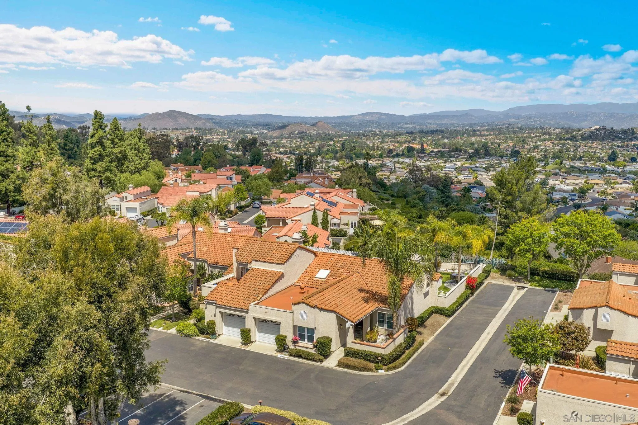https://cdn.realtyfeed.com/cdn/127/260009144/8b389e8f7ae5b8ab9a98ec0a53cdfb07.webp