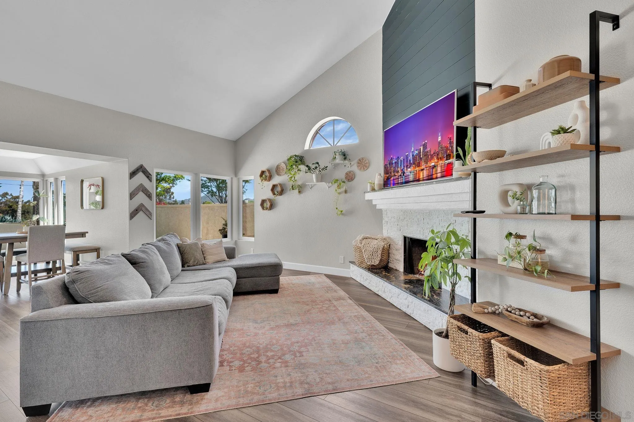 https://cdn.realtyfeed.com/cdn/127/260009144/979954942b5ba021bcf976f0e3820e03.webp