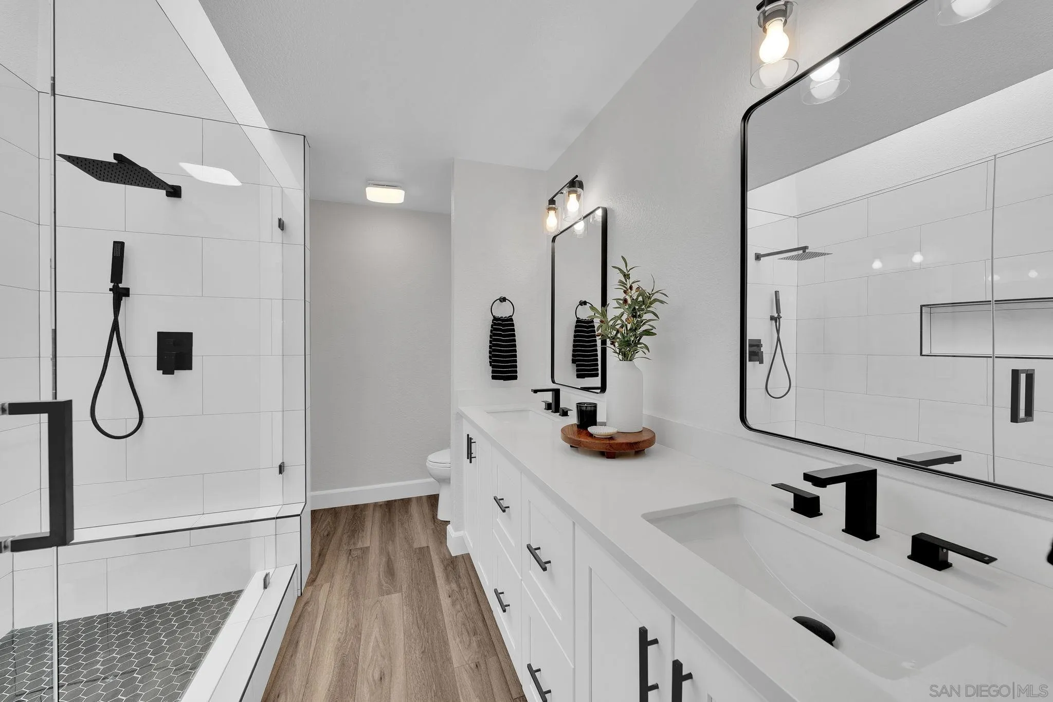 https://cdn.realtyfeed.com/cdn/127/260009144/9d706018f78f9e384693ccc794e5b6c4.webp