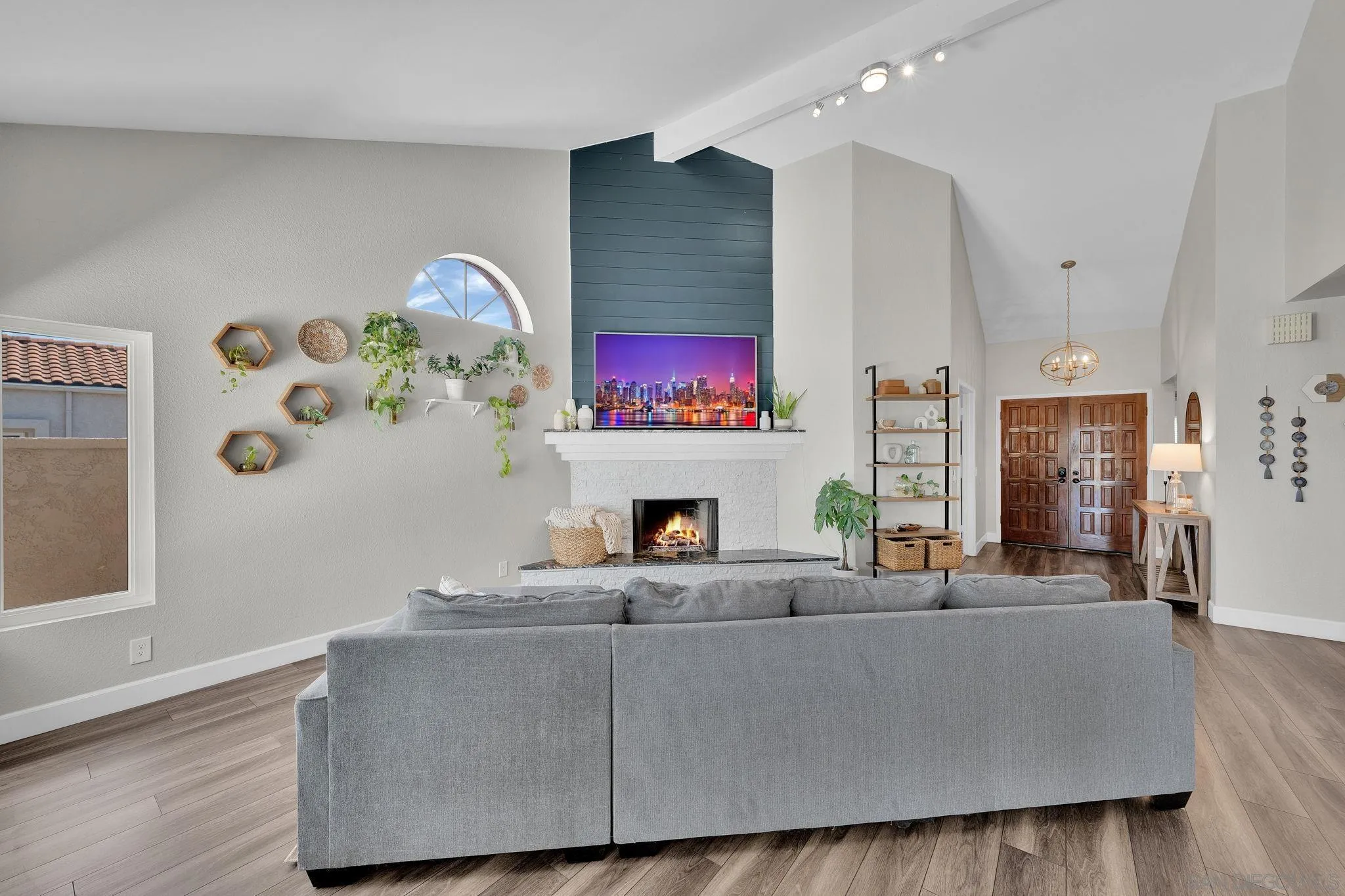 https://cdn.realtyfeed.com/cdn/127/260009144/bdda45638391a0c2358975f1b1a1a703.webp