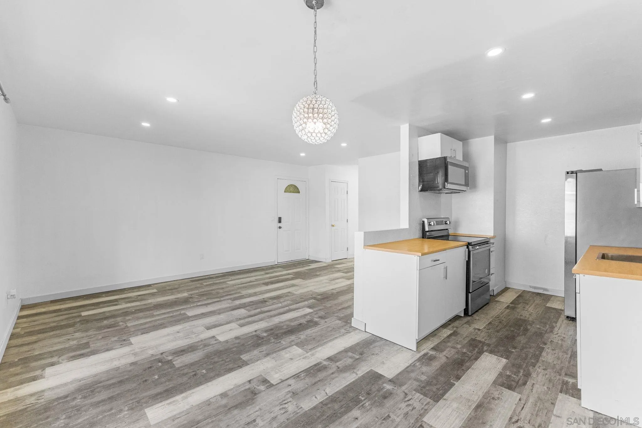 https://cdn.realtyfeed.com/cdn/127/260009145/93189d05563cd7e594a617d990f8a3df.webp