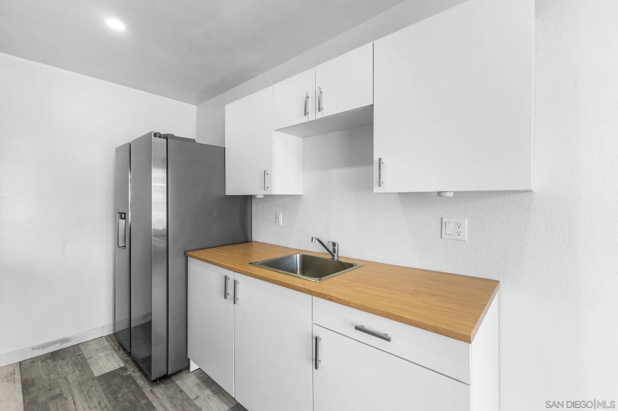 https://cdn.realtyfeed.com/cdn/127/260009145/b5911930a8a80f3007c2c5d0ca864a75.webp
