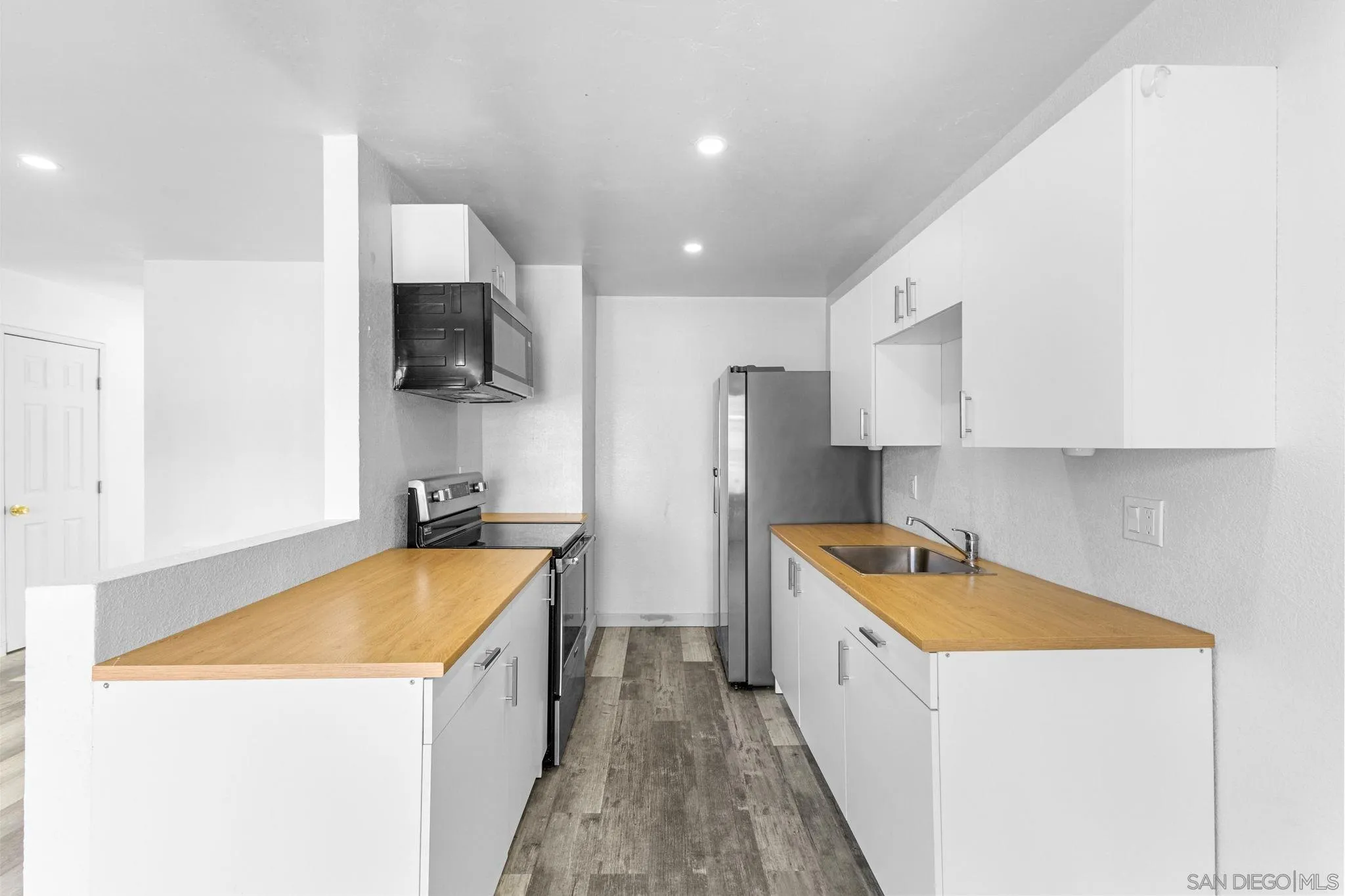 https://cdn.realtyfeed.com/cdn/127/260009145/ddef6aca6271a3db552fa417d4eb2298.webp