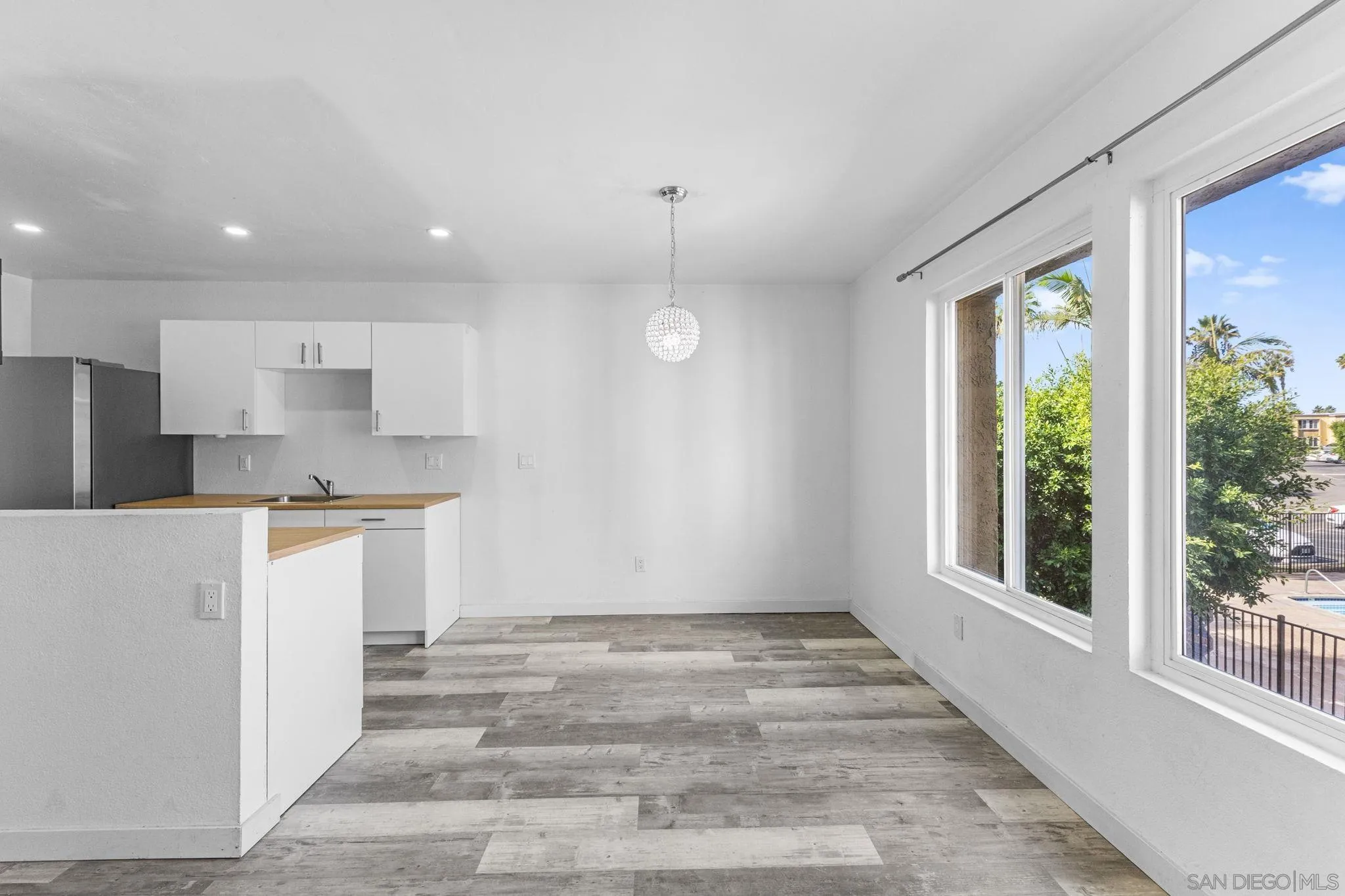 https://cdn.realtyfeed.com/cdn/127/260009145/ebb1396ef9a6040df1603bc3da381b47.webp
