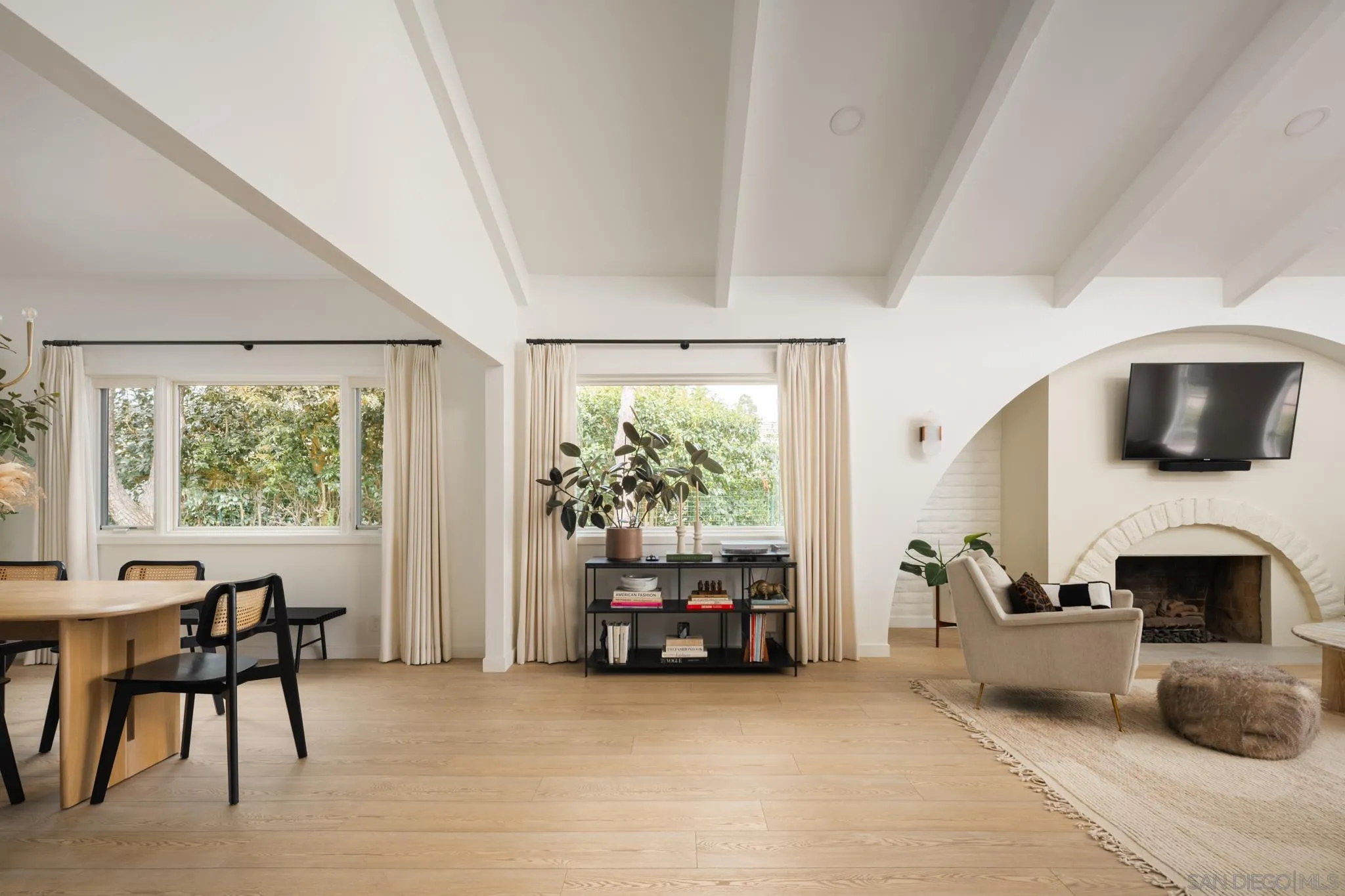 https://cdn.realtyfeed.com/cdn/127/260009148/37ac6bcda26528b192256645e2b92957.webp