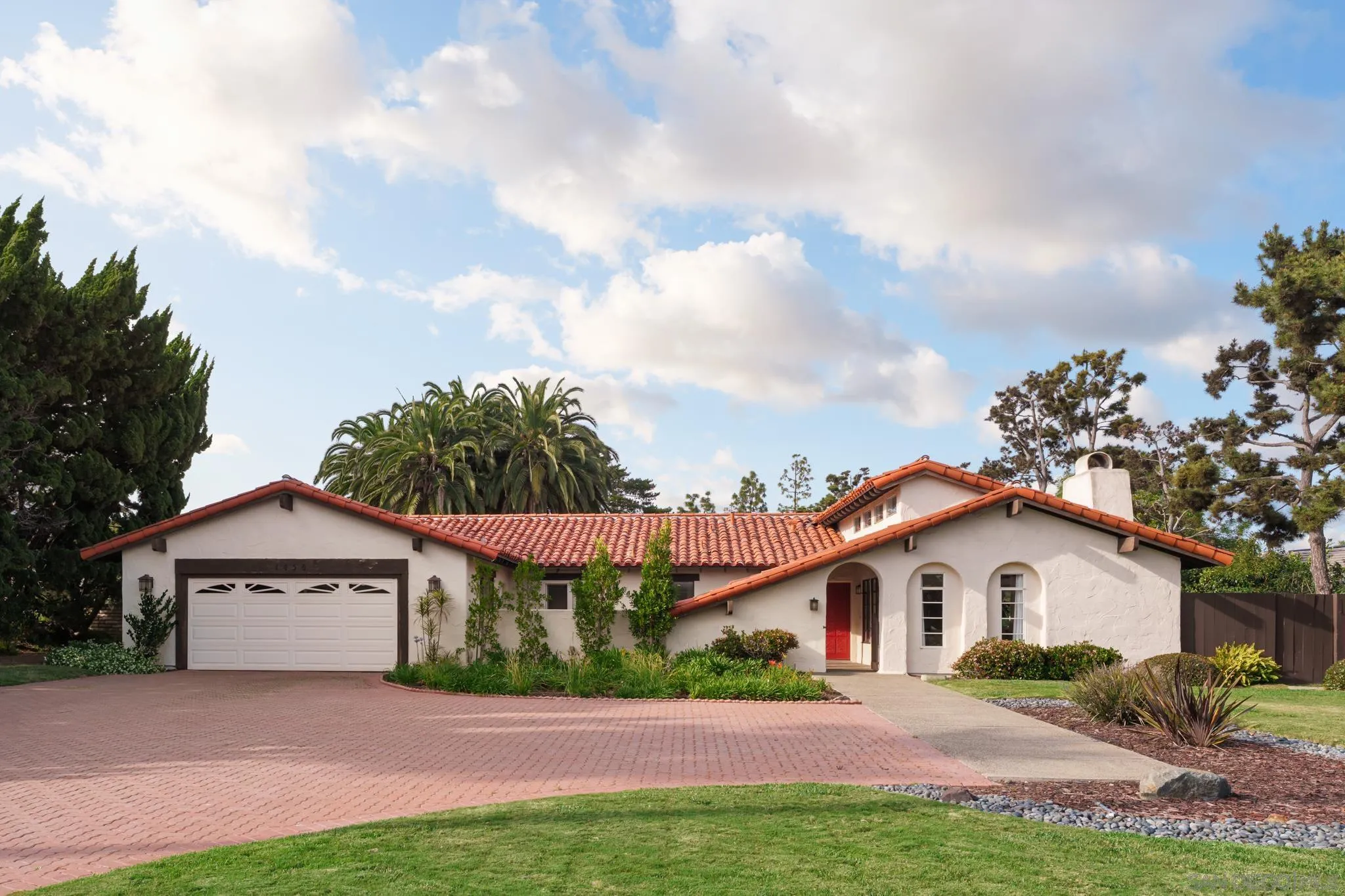 https://cdn.realtyfeed.com/cdn/127/260009148/43976ea12ea1c0ac3533b9044c4ed51f.webp