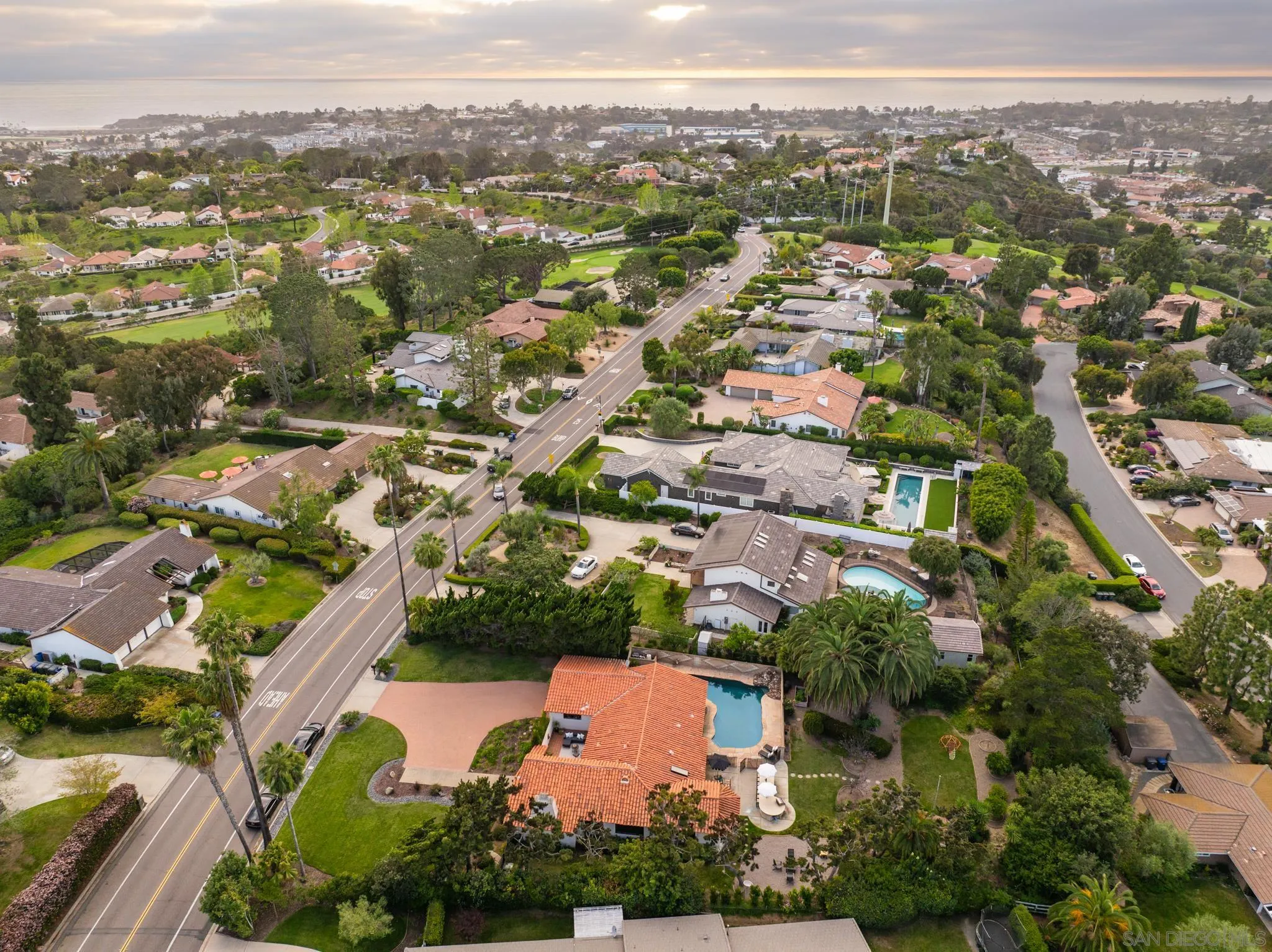 https://cdn.realtyfeed.com/cdn/127/260009148/72b85385930c40dd638ef7592db878f9.webp