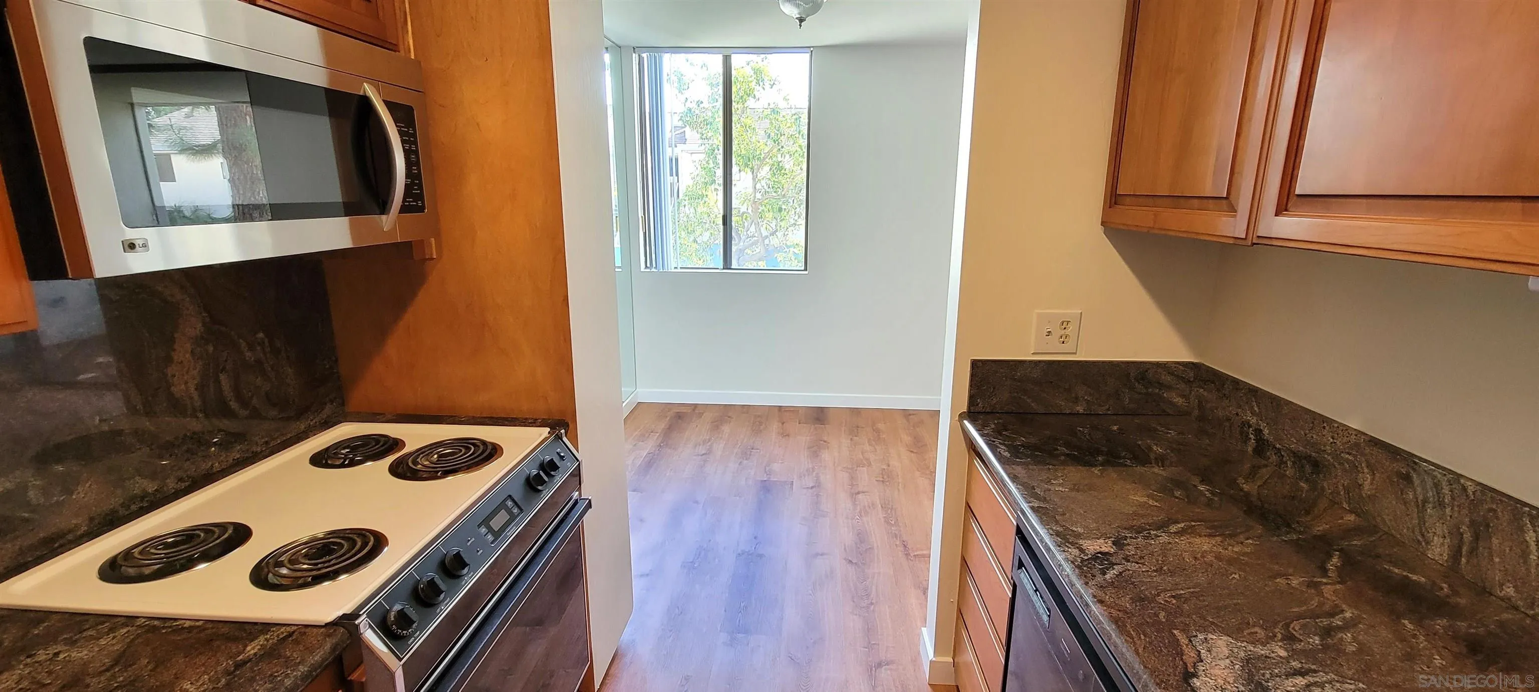 Photo #8: 260009149 Listing: Photo #8