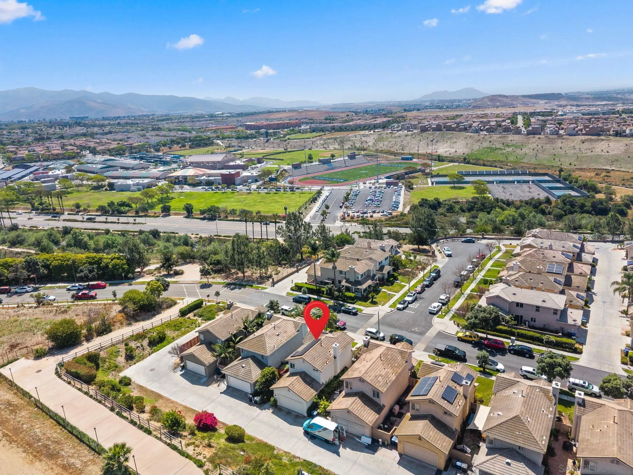 https://cdn.realtyfeed.com/cdn/127/260009151/0c714b10933f15446bb28c84b901b113.webp
