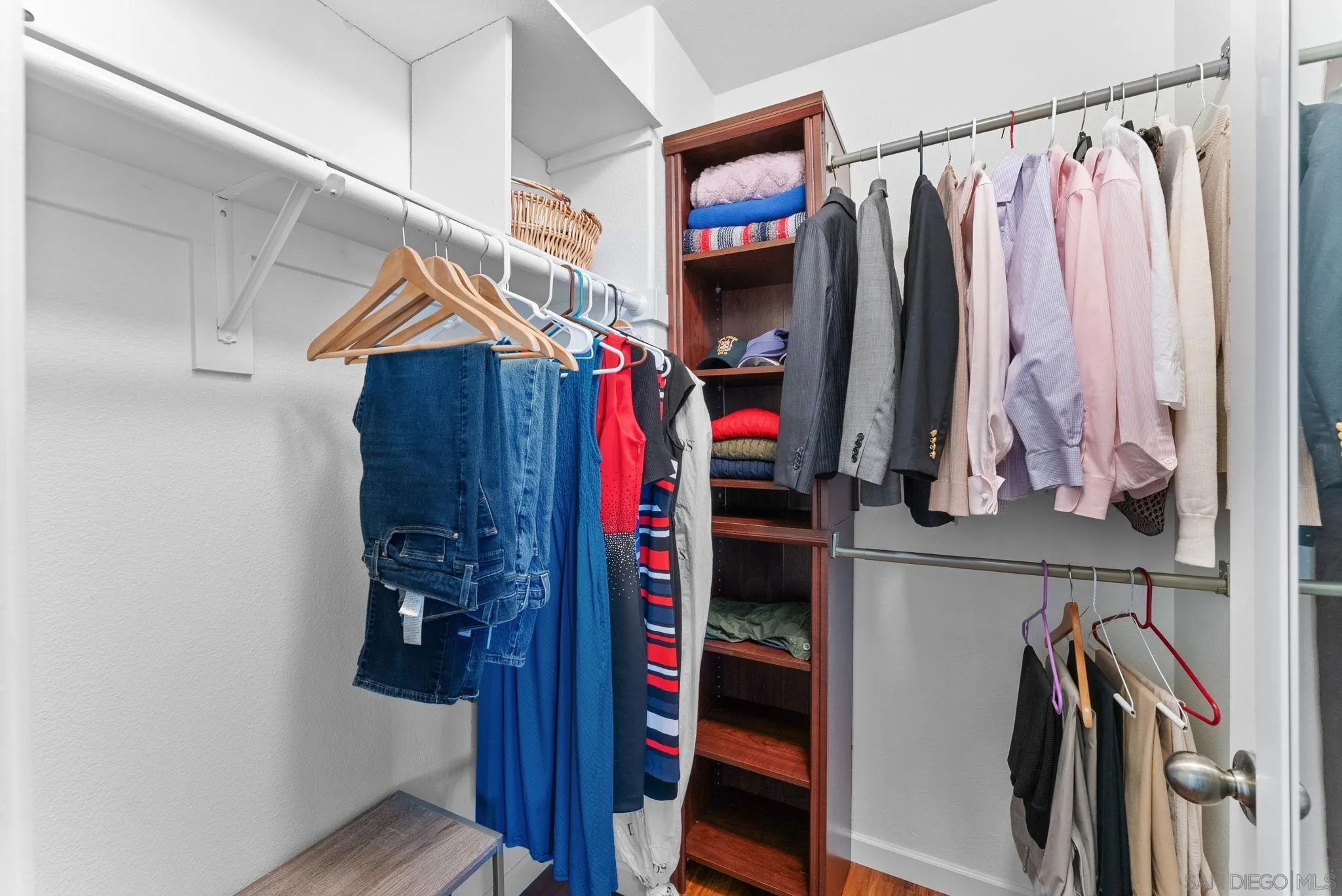 https://cdn.realtyfeed.com/cdn/127/260009151/d9c01c6253e597a1bb603c3622bd0781.webp