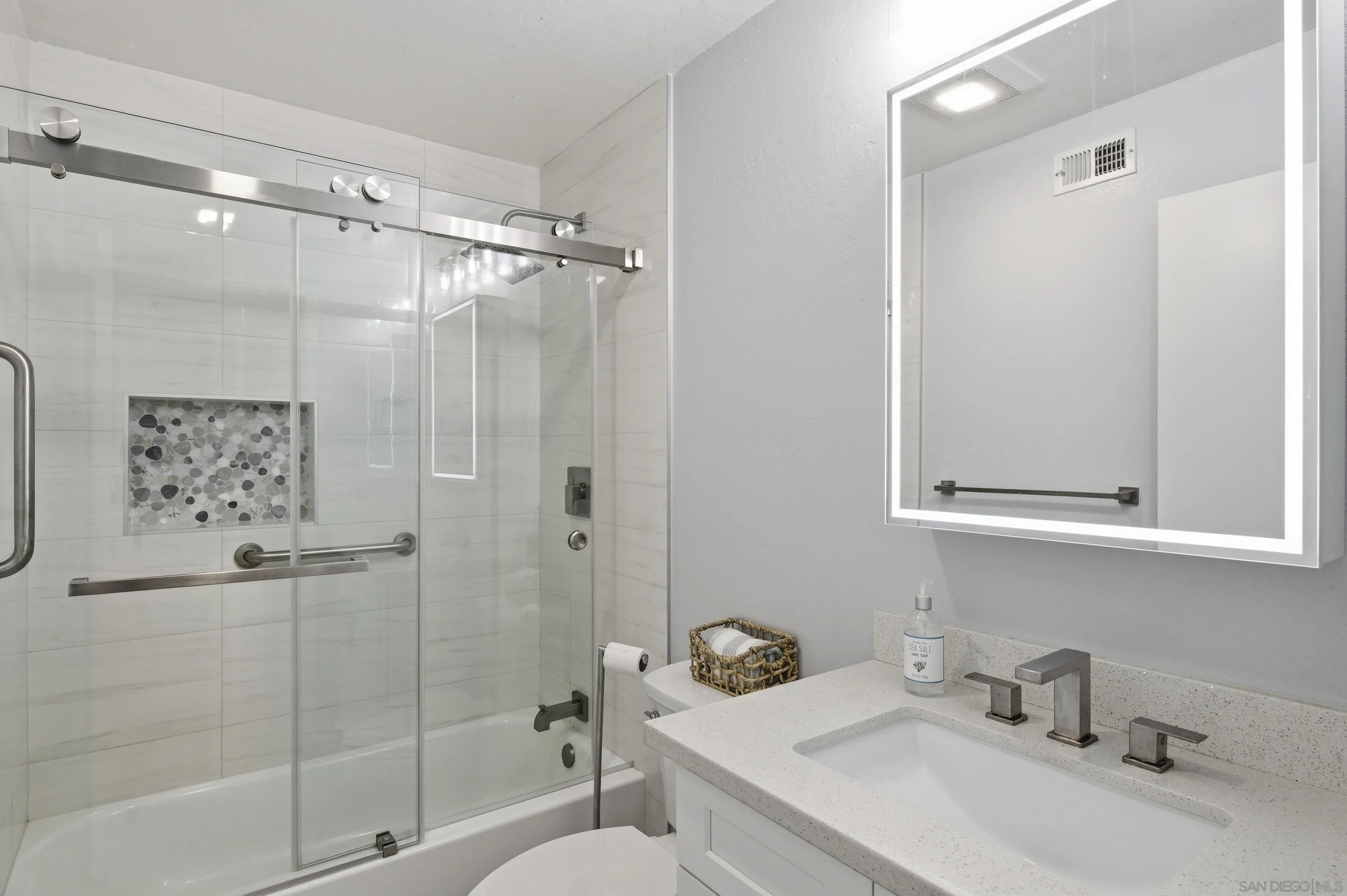 https://cdn.realtyfeed.com/cdn/127/260009157/126e648dab4ac63362ef8c74563f649c.webp