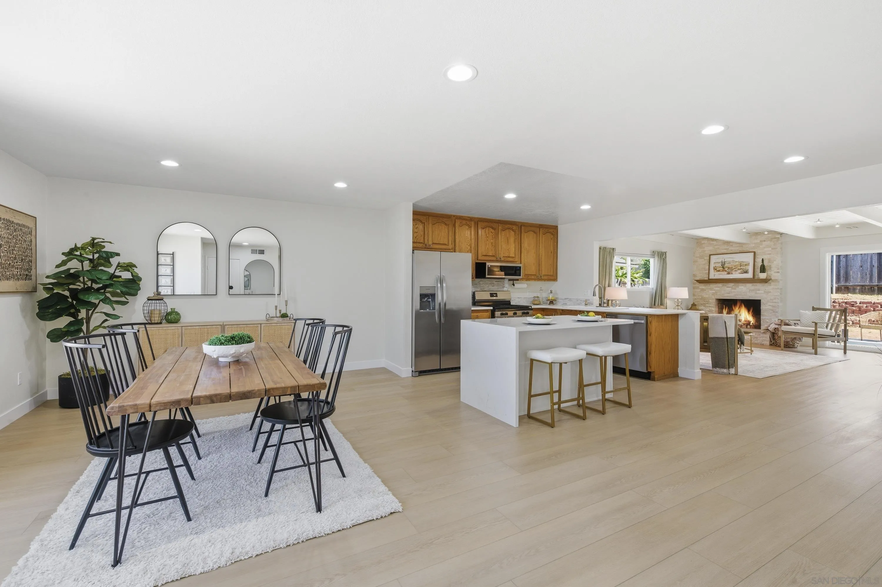 https://cdn.realtyfeed.com/cdn/127/260009157/c7952dfa7d2af51d1d3f496173064c0e.webp