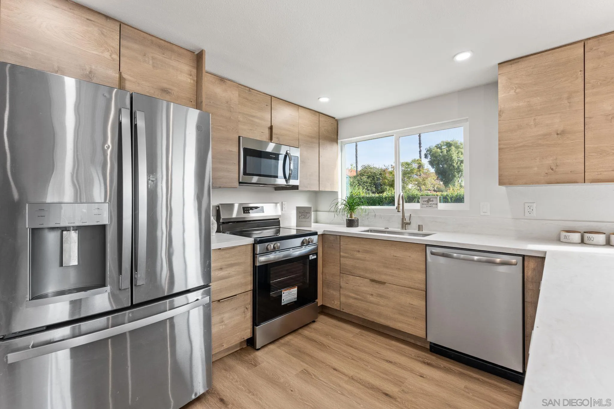 https://cdn.realtyfeed.com/cdn/127/260009163/2bbe2d52f35bee4b59bbbeb7c6b7dd64.webp