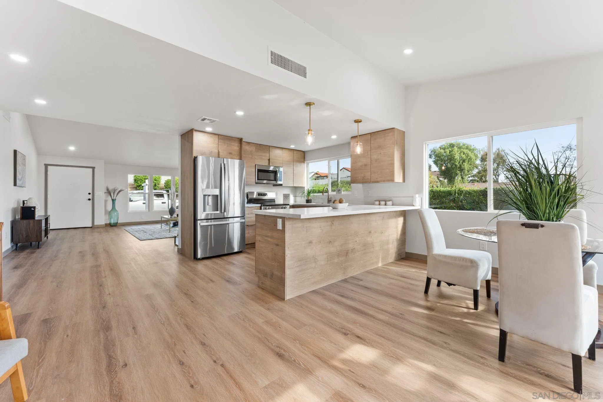 https://cdn.realtyfeed.com/cdn/127/260009163/3b9f43782127b02ebf383098f03a1c75.webp