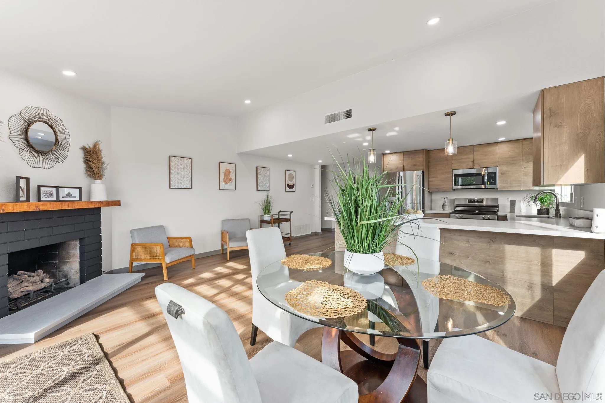 https://cdn.realtyfeed.com/cdn/127/260009163/4dd40f6b1645755824cbcc073d767a7a.webp