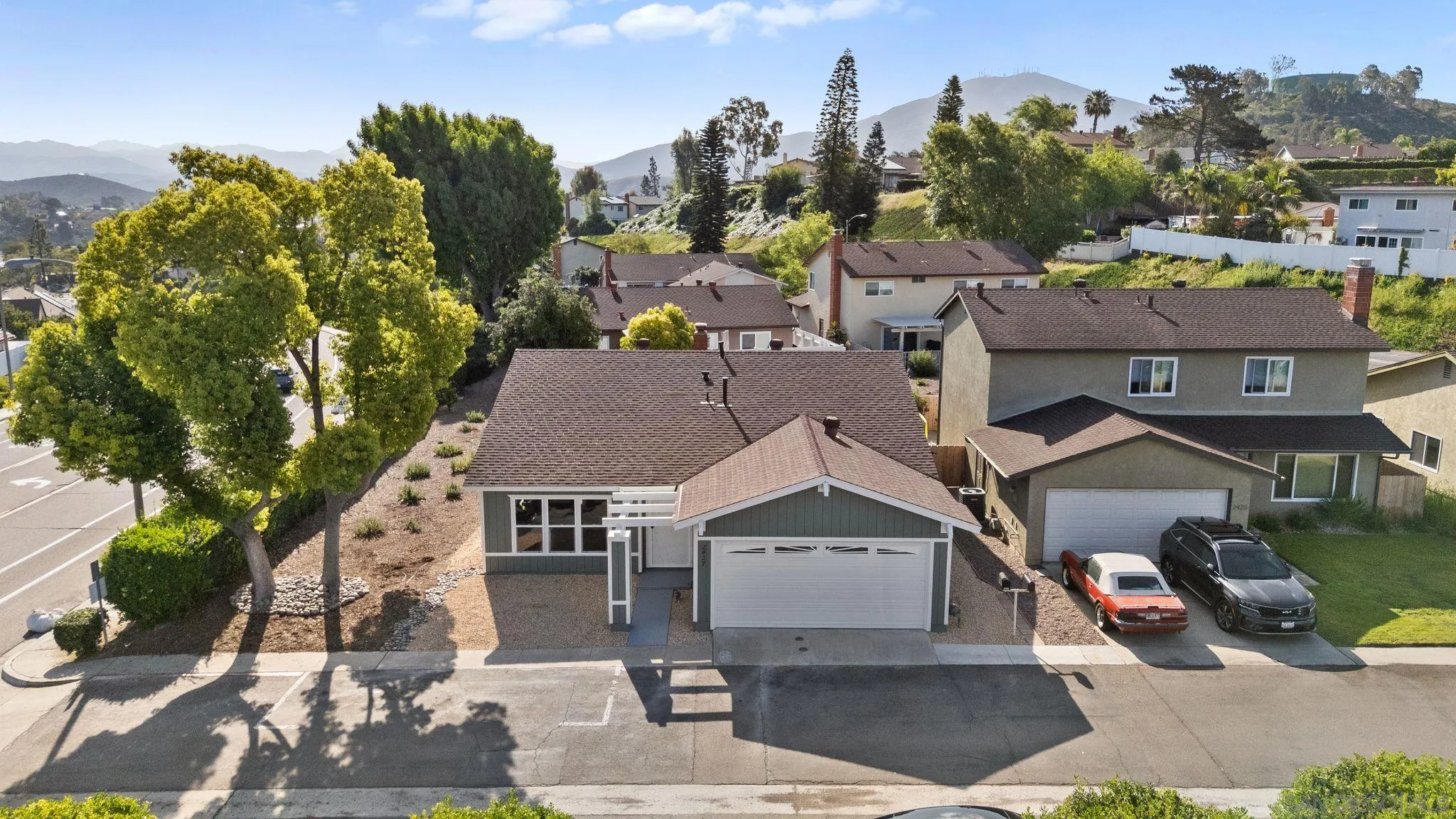 https://cdn.realtyfeed.com/cdn/127/260009163/921ce8178ea35759f4b02229c6e5ab14.webp