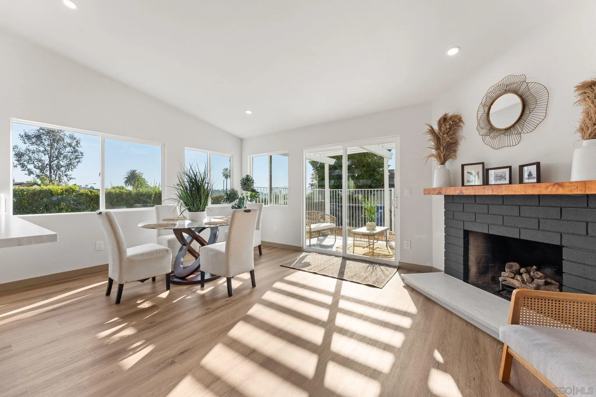 https://cdn.realtyfeed.com/cdn/127/260009163/9ca0feec7071d809b13d937ea33f093e.webp