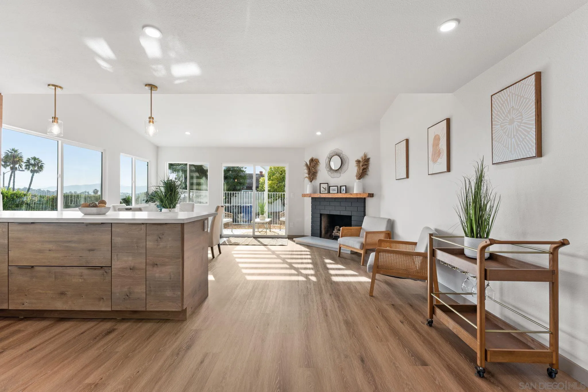 https://cdn.realtyfeed.com/cdn/127/260009163/b9d627adb6c8e4433643798749641471.webp