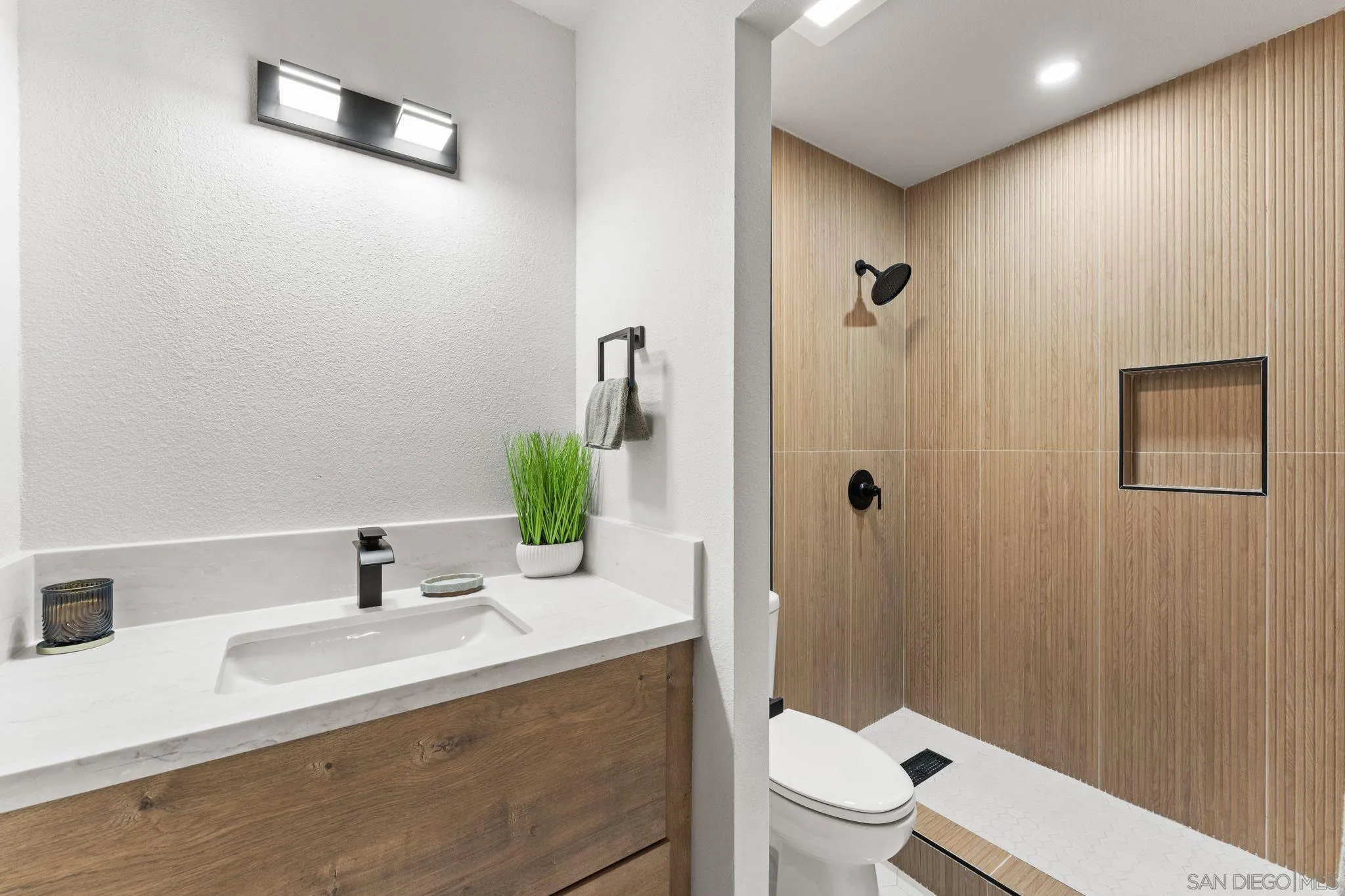 https://cdn.realtyfeed.com/cdn/127/260009163/cf259959555ace8e961c95cca4be5544.webp