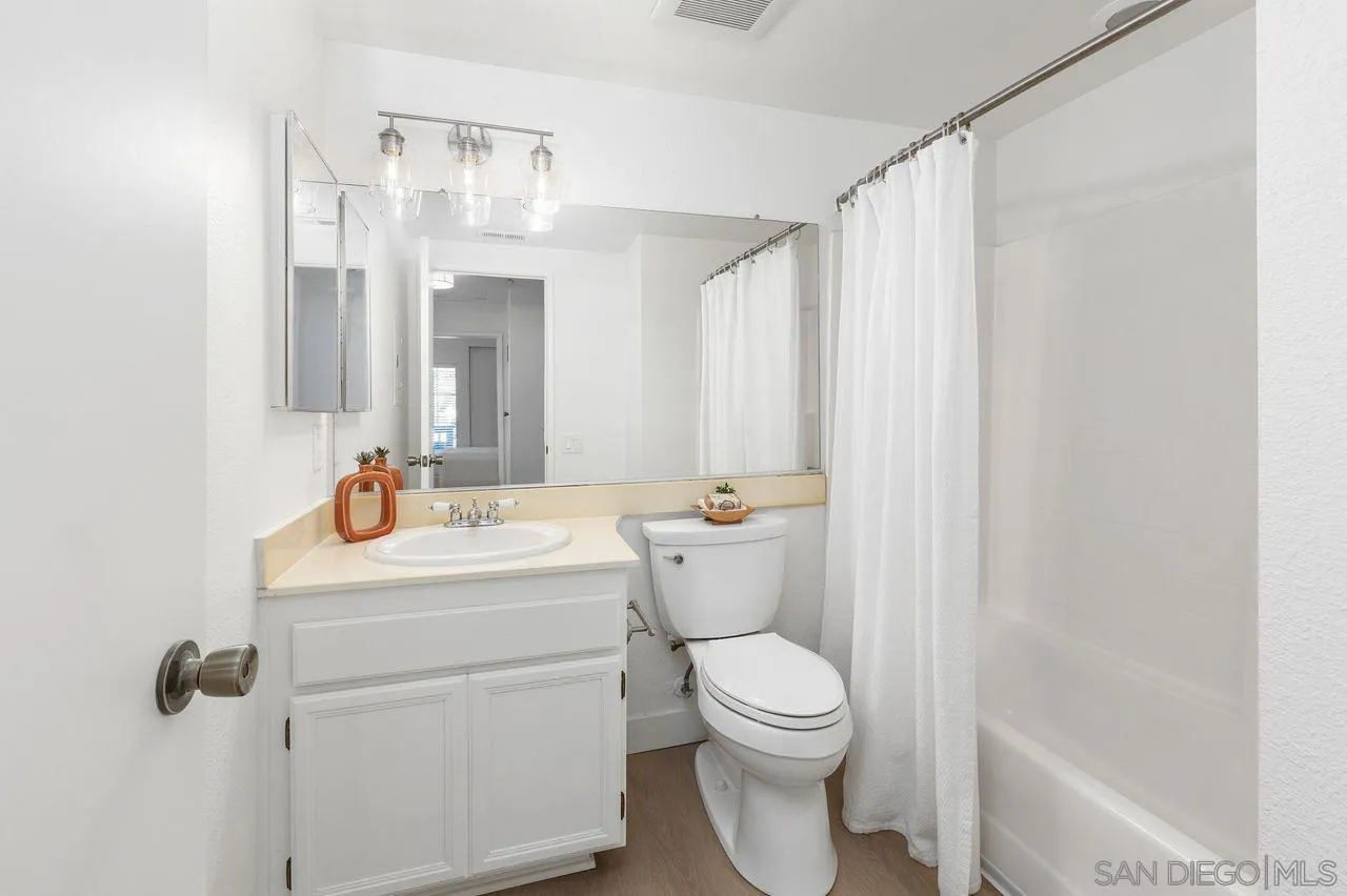 https://cdn.realtyfeed.com/cdn/127/260009168/aac462fd0b75ffed1ec68781ee355500.webp