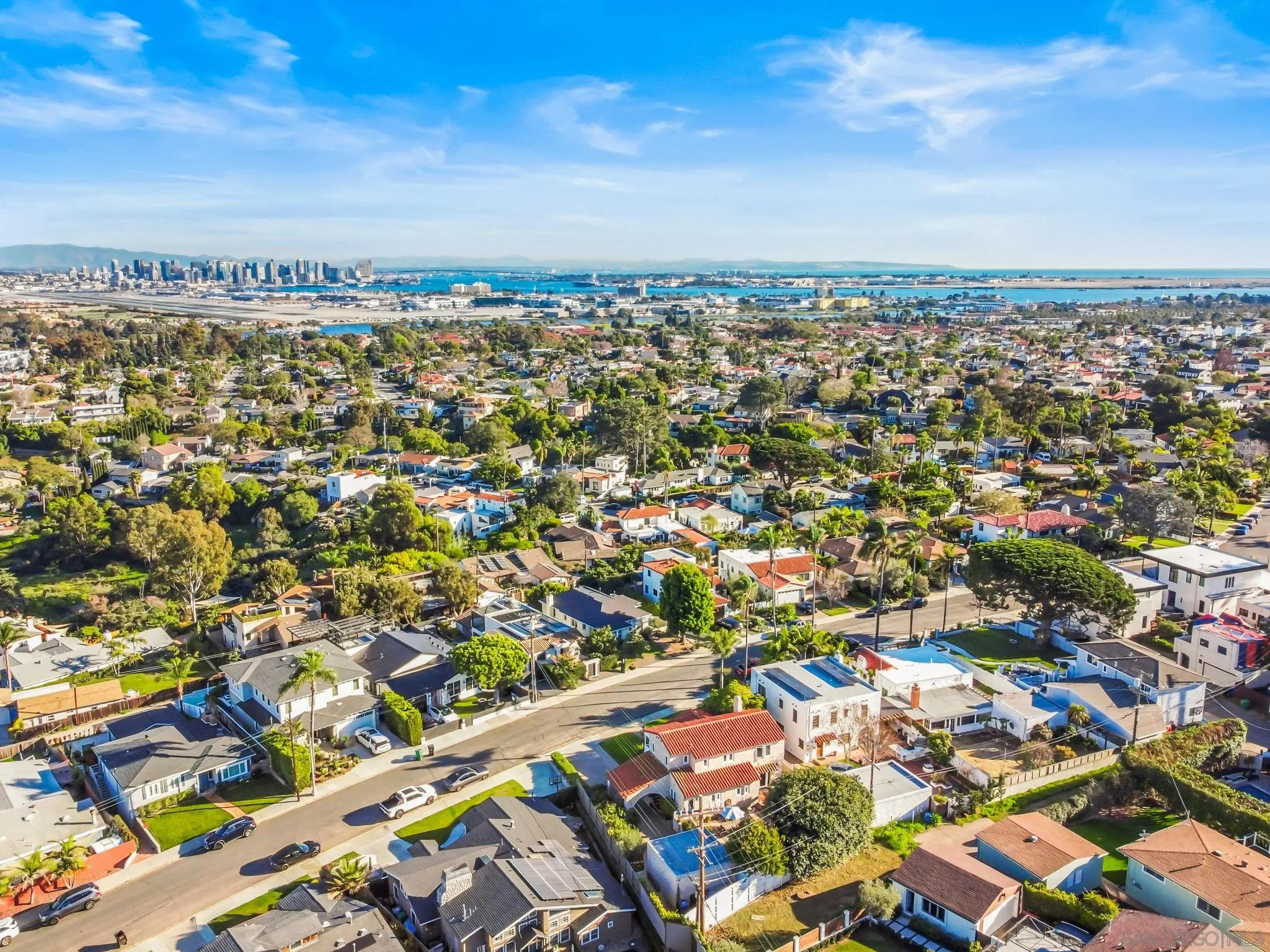 https://cdn.realtyfeed.com/cdn/127/260009174/749c57cf99db1cc48abba86e142d5116.webp