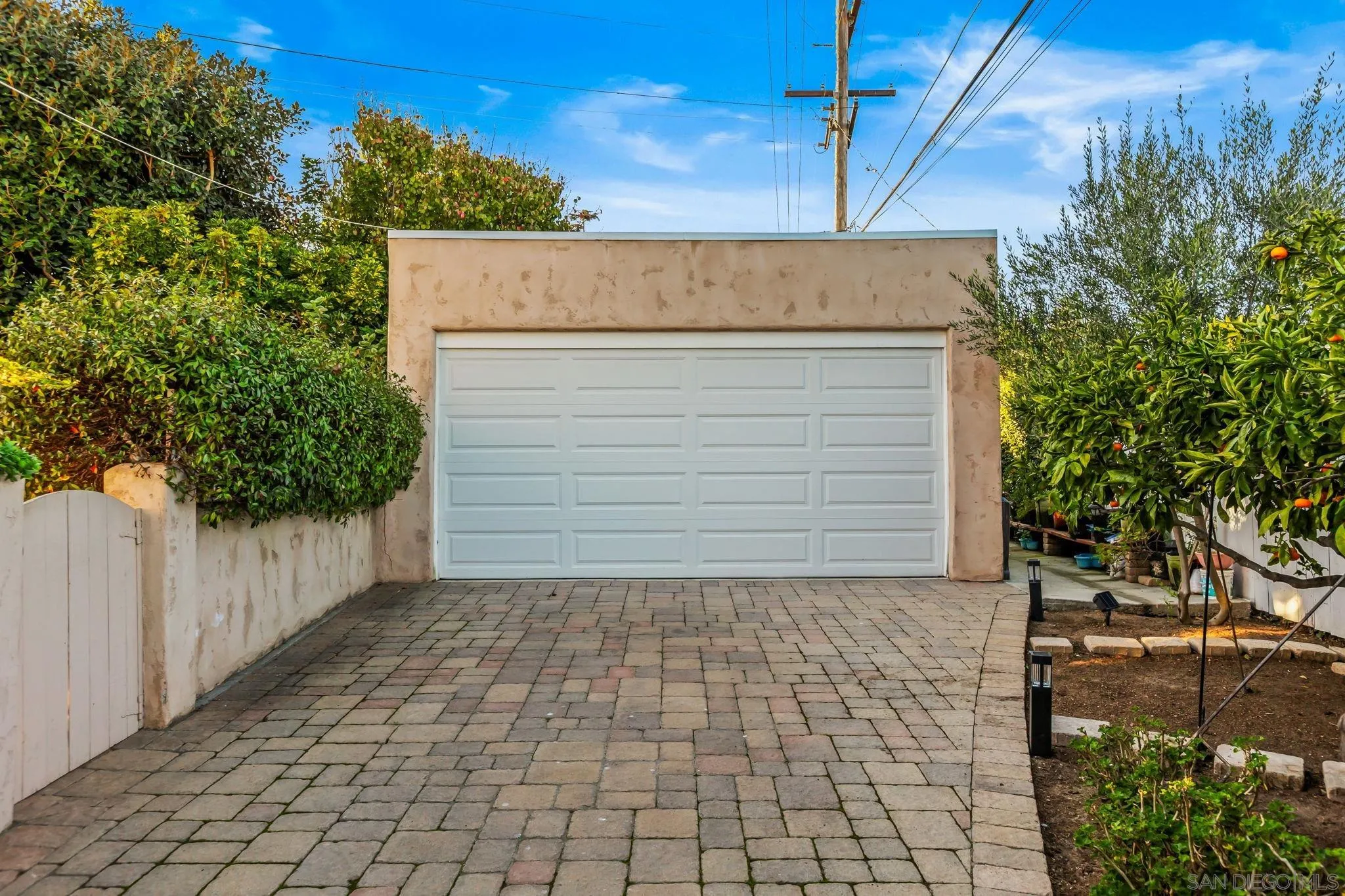 https://cdn.realtyfeed.com/cdn/127/260009174/7f309ff11ec47eb49b4109f58a59dcbd.webp