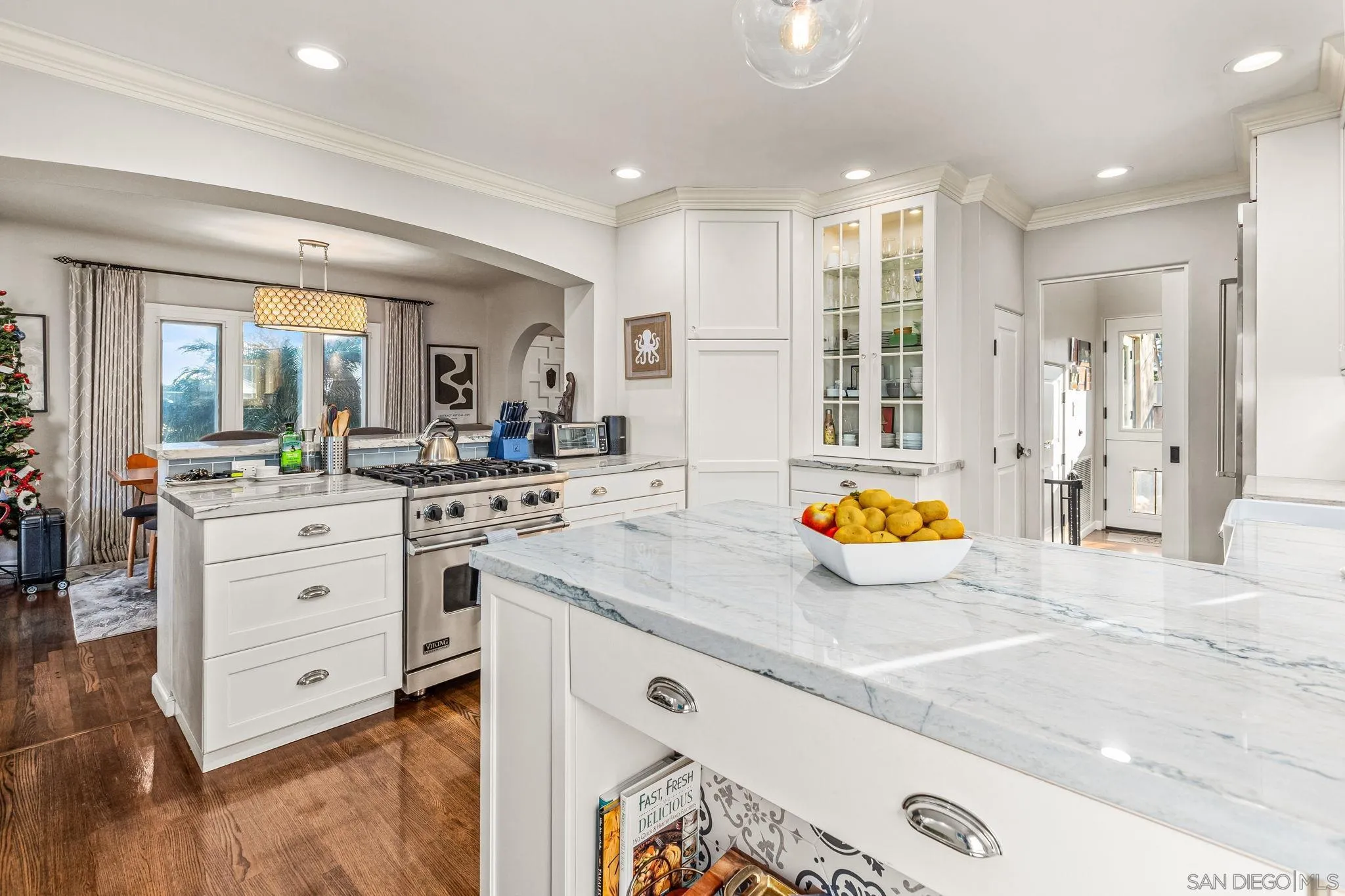 https://cdn.realtyfeed.com/cdn/127/260009174/cfca12bb5410143796124f81e7445bc6.webp