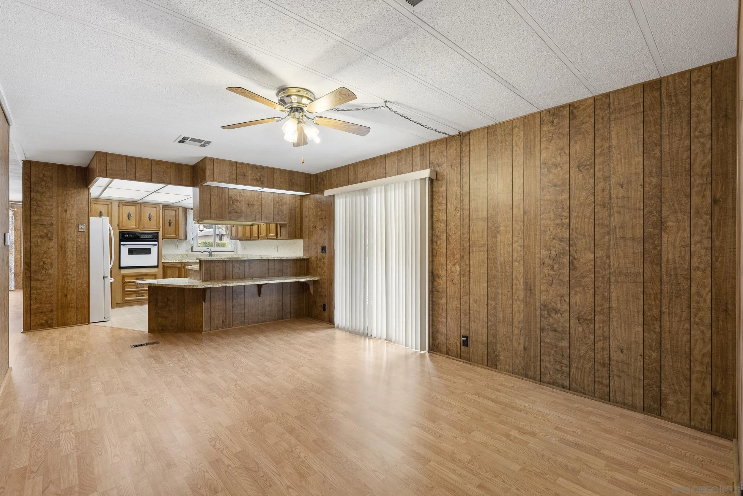 https://cdn.realtyfeed.com/cdn/127/260009184/280e1679a582219c40312c50780f16e3.webp