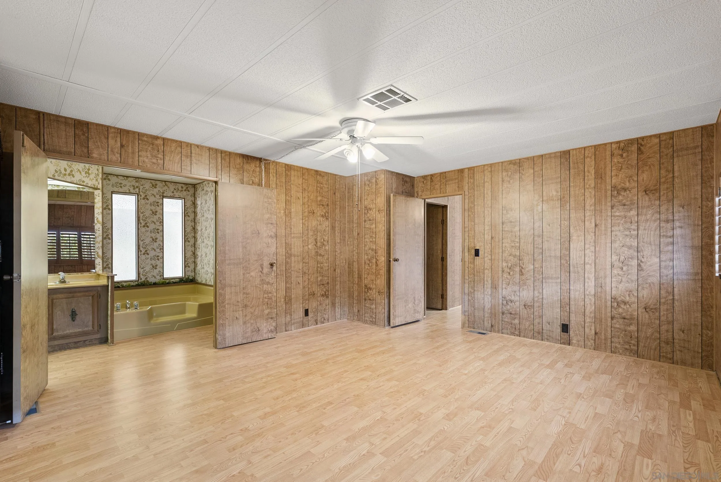 https://cdn.realtyfeed.com/cdn/127/260009184/39af666be78469941c0e926602ab0ca0.webp