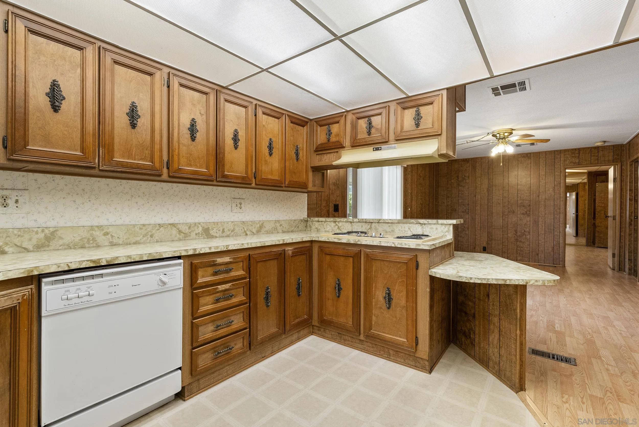 https://cdn.realtyfeed.com/cdn/127/260009184/6dfb6ed7d208e54a4f4dc0f826766030.webp