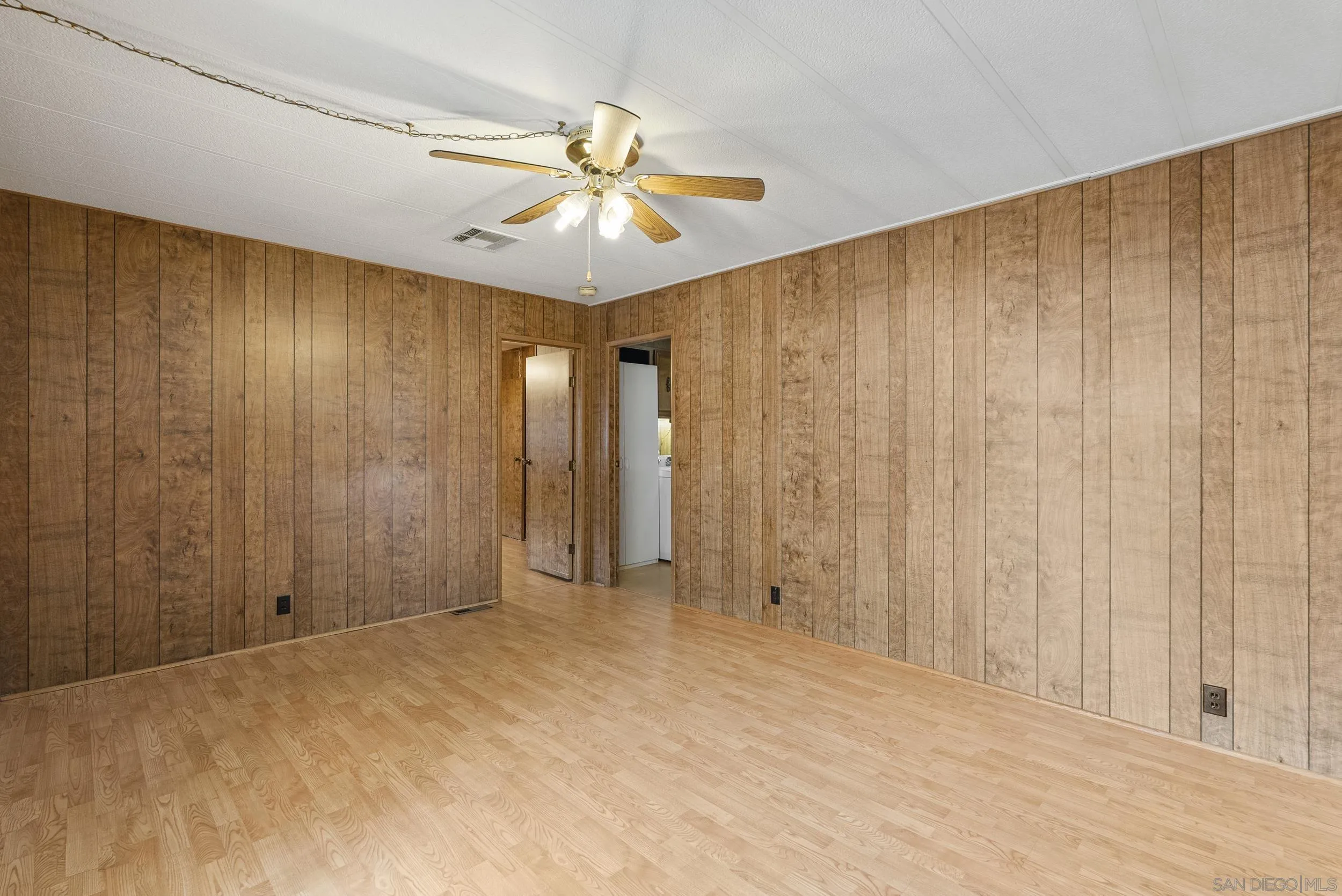 https://cdn.realtyfeed.com/cdn/127/260009184/ae3b36800ff0ad569a5354f0a11cdf72.webp