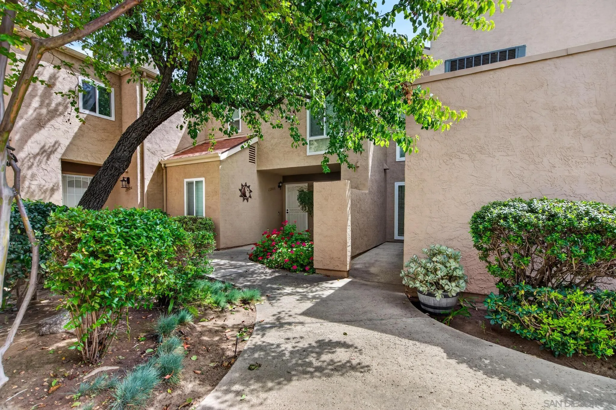 Photo #2: 260009188 Listing: Photo #2