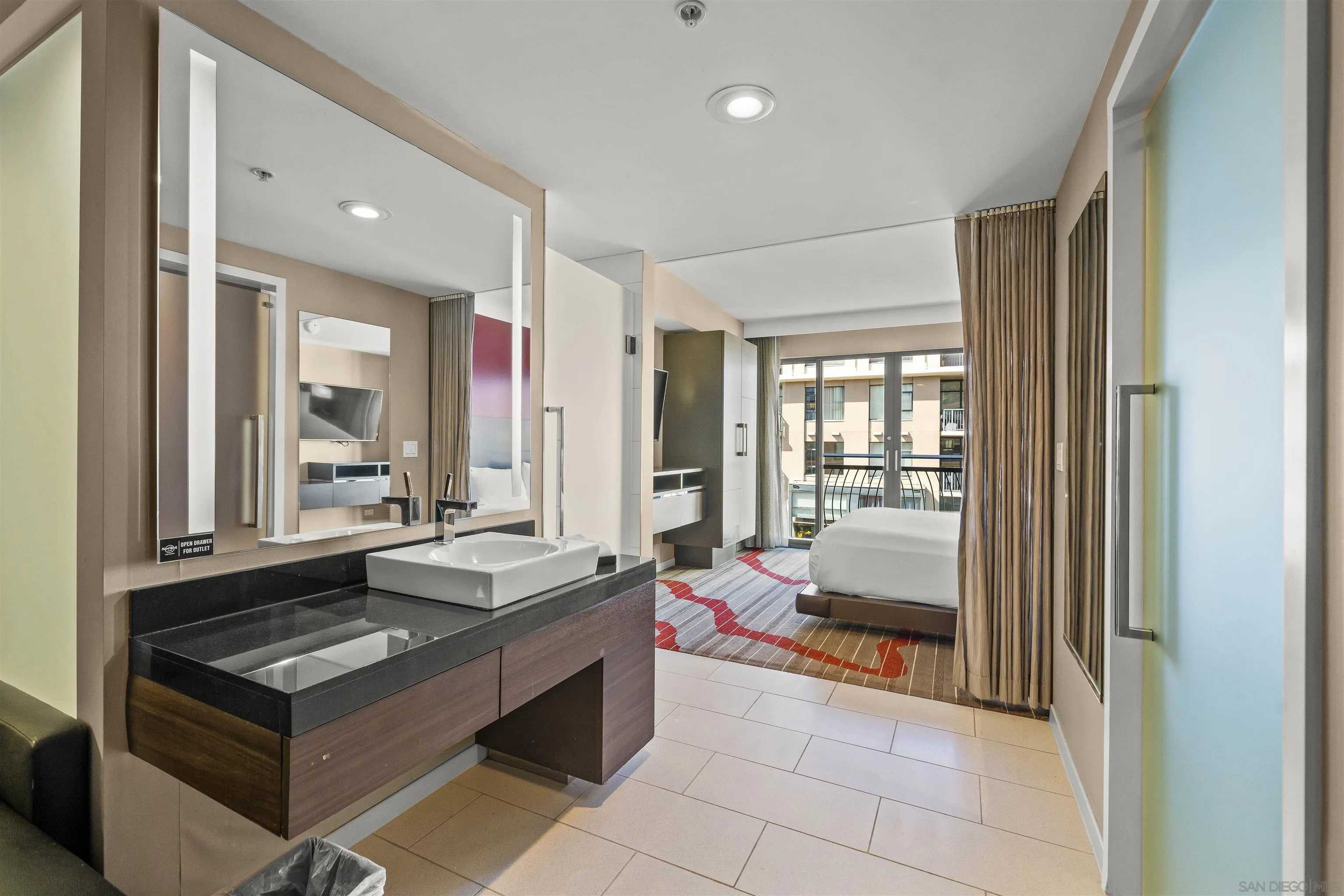 207 5th UNIT 950, San Diego, CA, 92101
