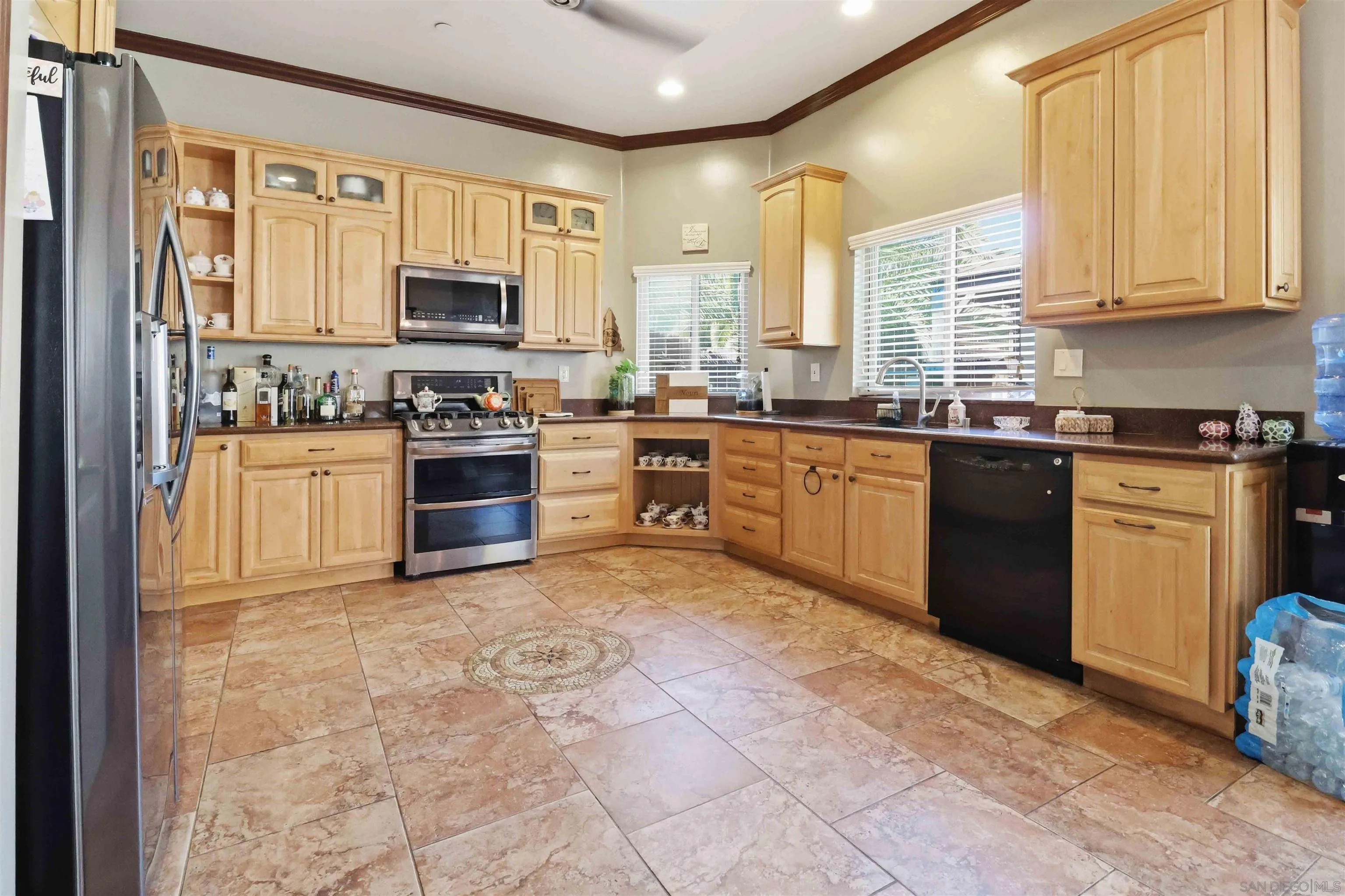 https://cdn.realtyfeed.com/cdn/127/260009190/0122731b1eb2513f0207fc57df4feb0d.webp