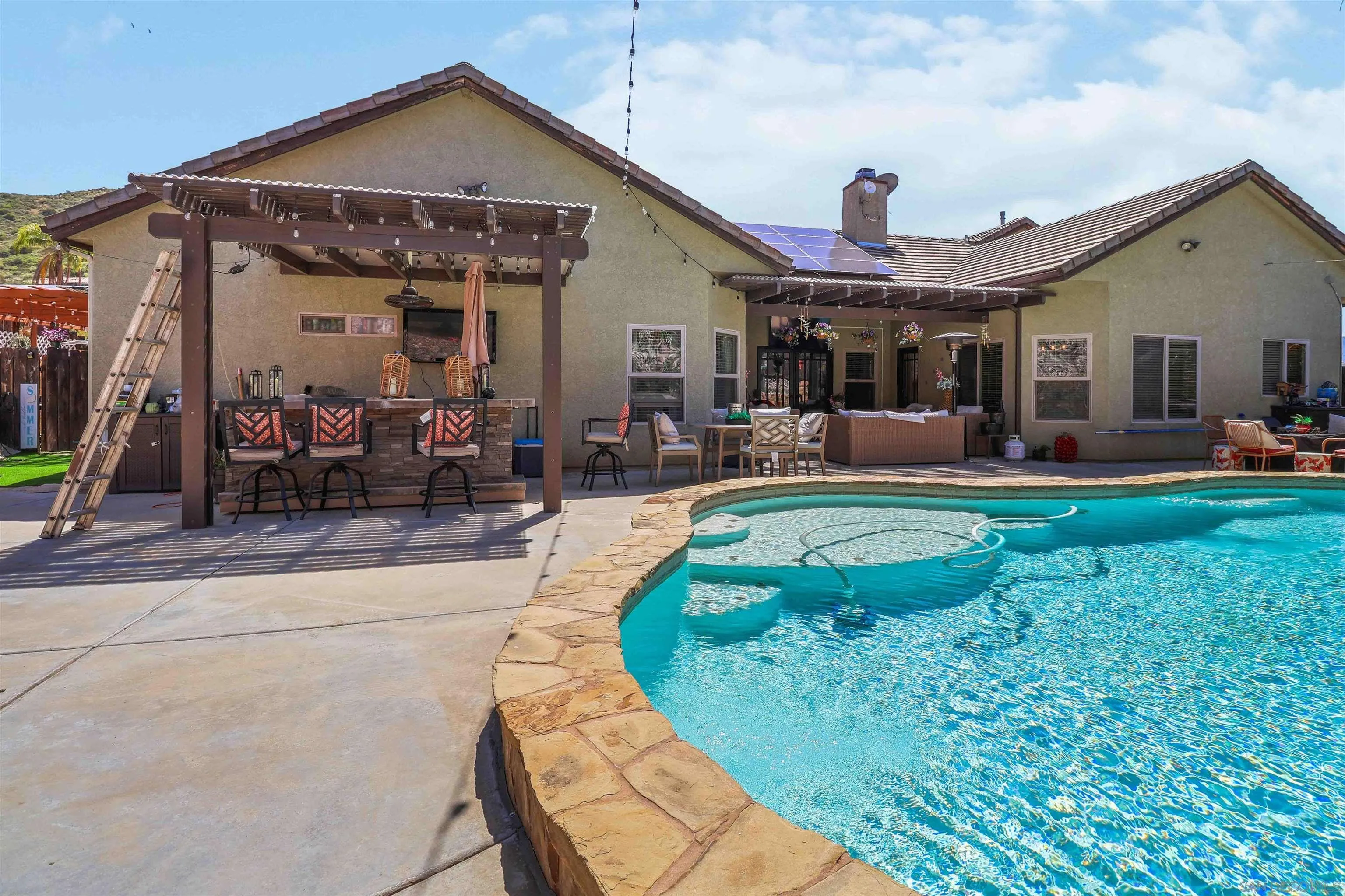https://cdn.realtyfeed.com/cdn/127/260009190/3ef493cc45b097d02e5f5461635c3464.webp