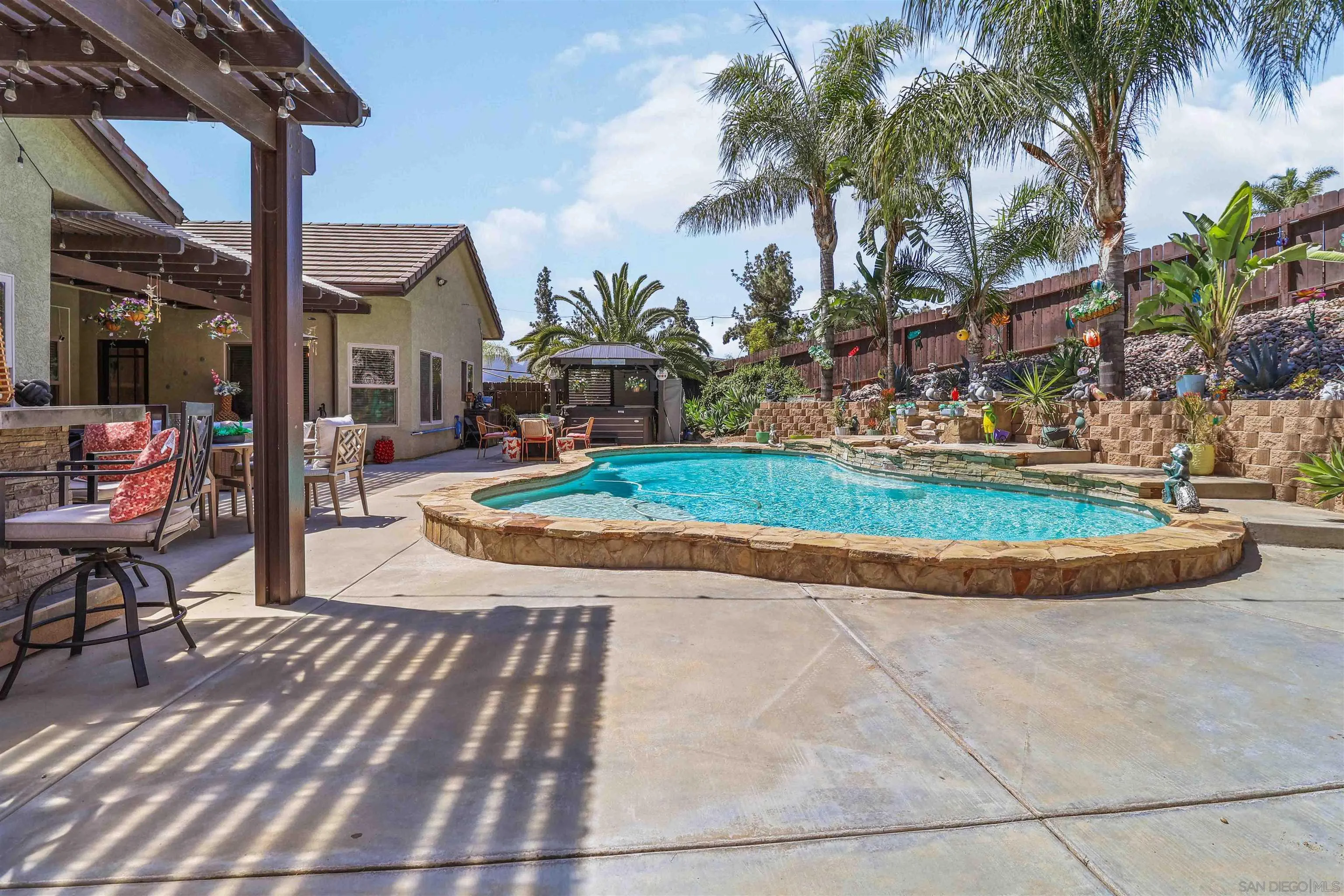https://cdn.realtyfeed.com/cdn/127/260009190/6212615977be2f2724455b28797798ed.webp