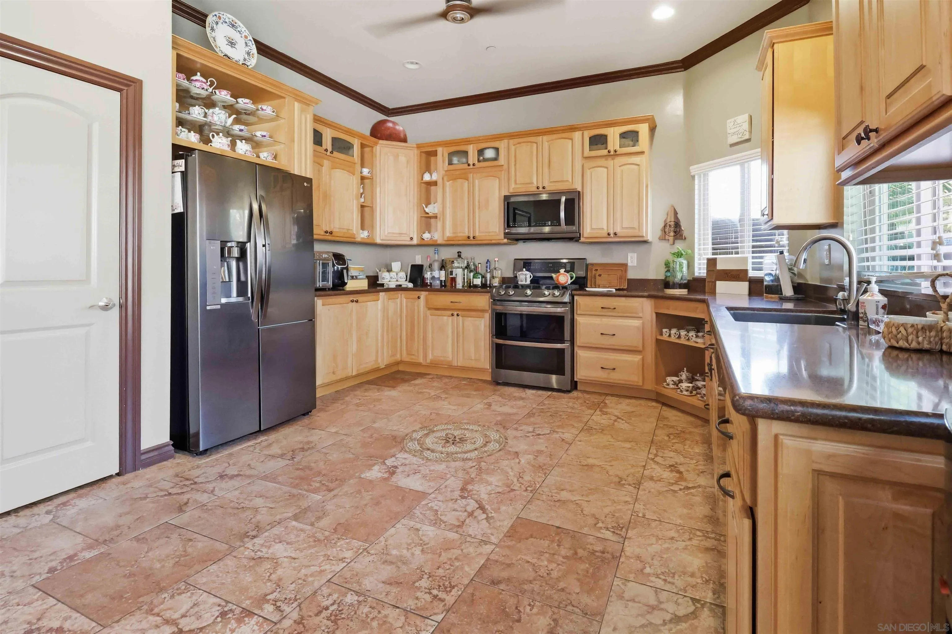 https://cdn.realtyfeed.com/cdn/127/260009190/7927fd6a7d69c3a1d50ec2183a233d64.webp