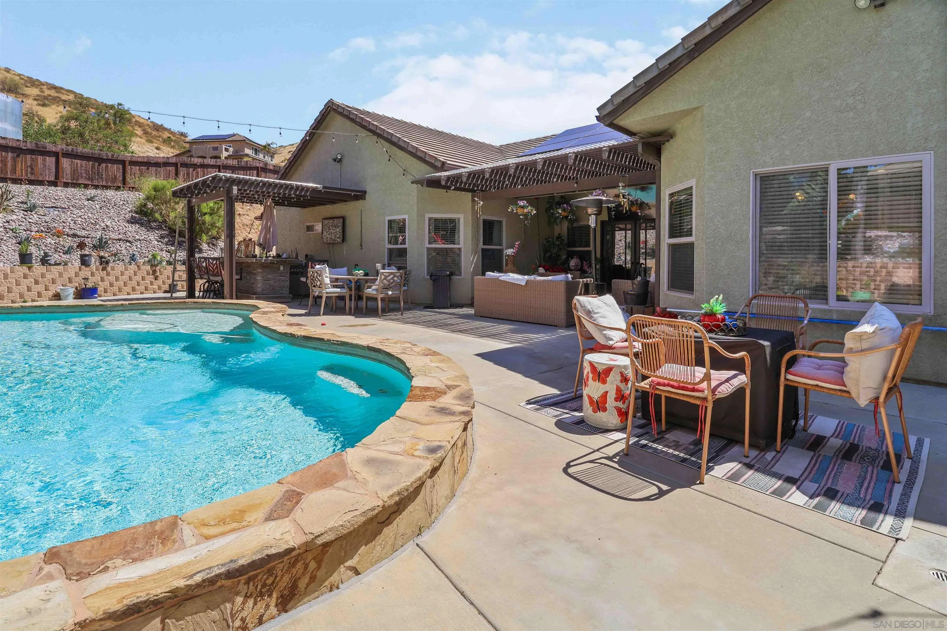 https://cdn.realtyfeed.com/cdn/127/260009190/8d00d76d21bc2ab1af0798aeeb5c45cb.webp