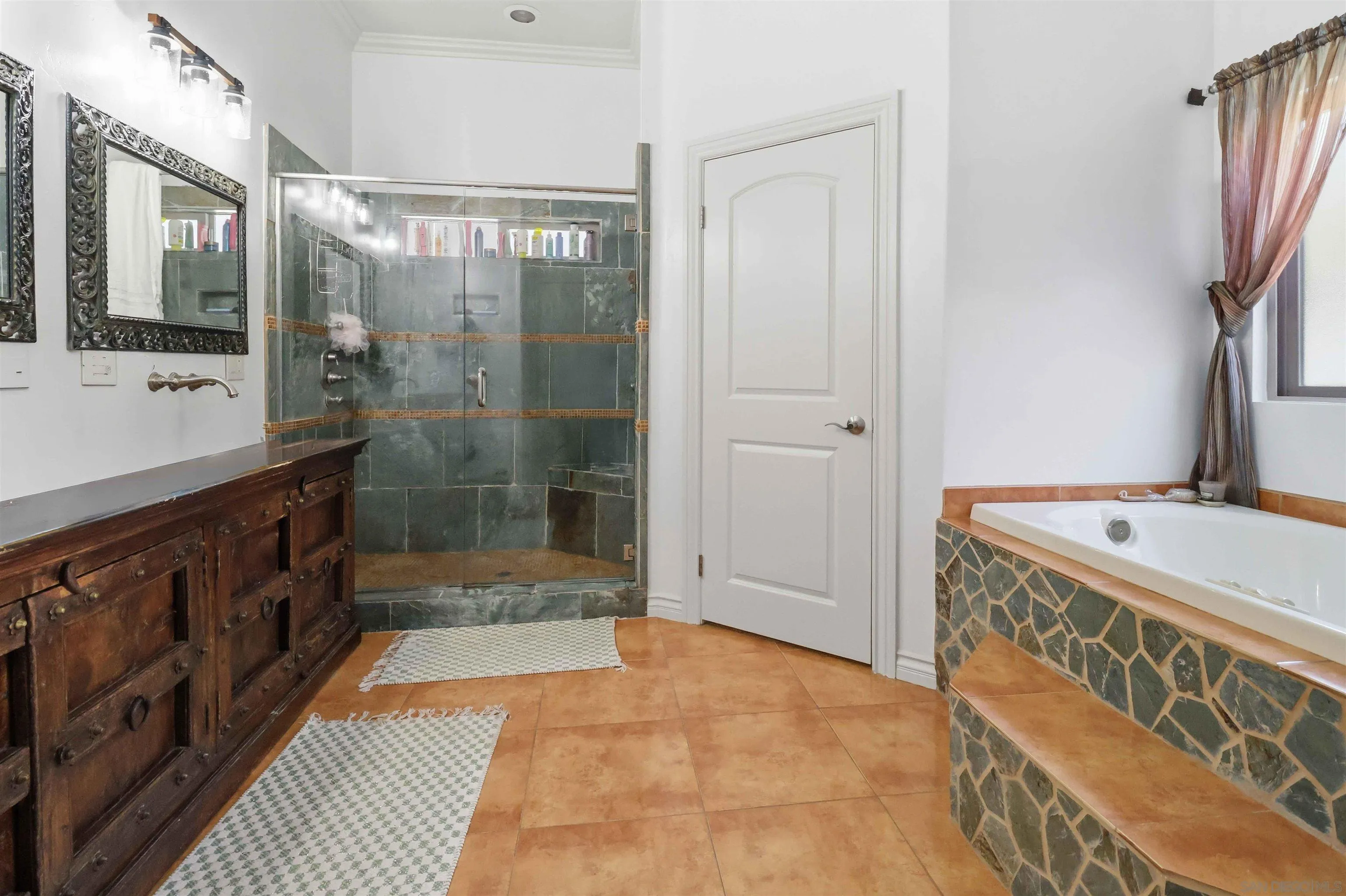 https://cdn.realtyfeed.com/cdn/127/260009190/e009d686f6354bb6dba907efd48ea03f.webp