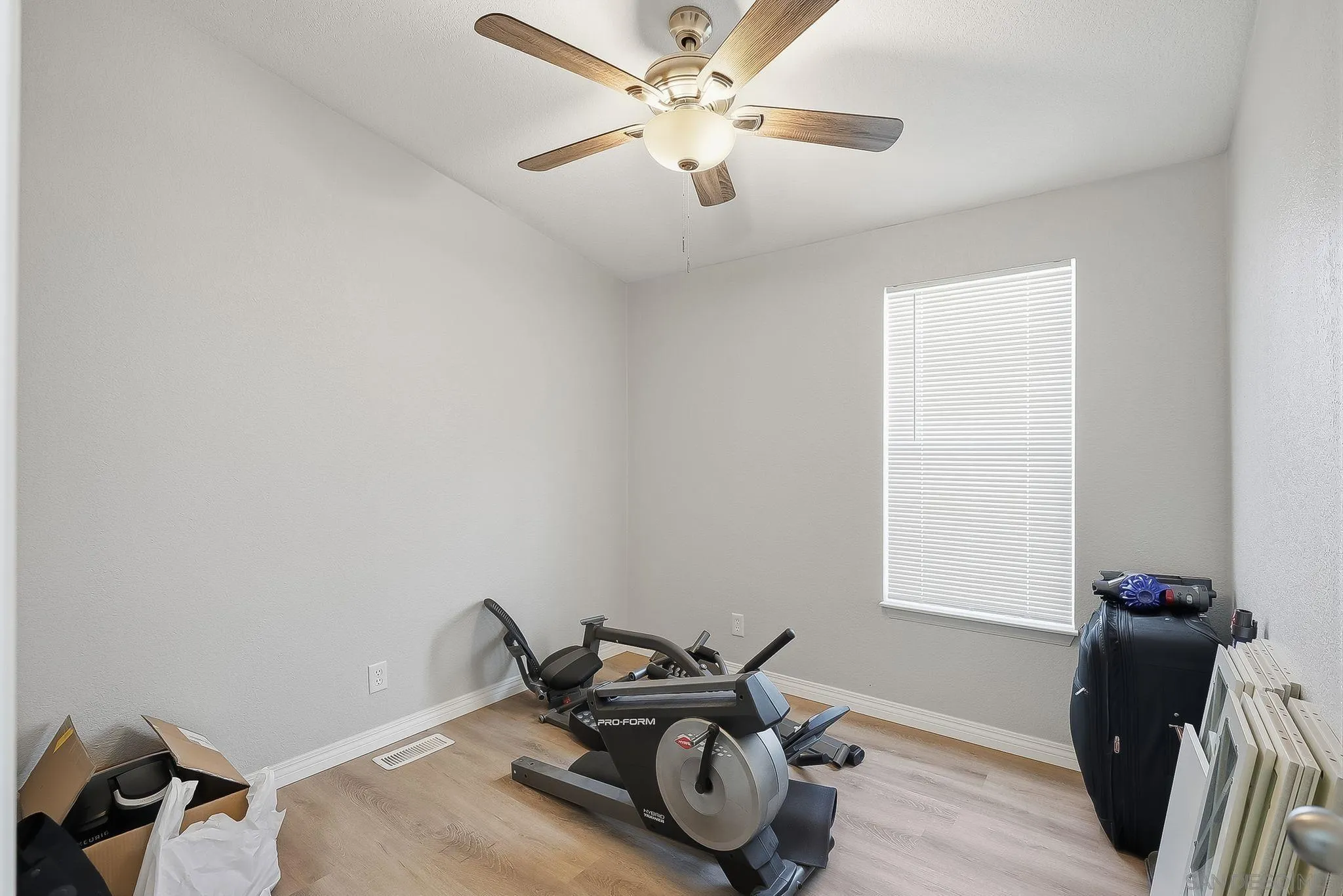 https://cdn.realtyfeed.com/cdn/127/260009191/6c7e1bc9ea77cfd71669842a7848c373.webp