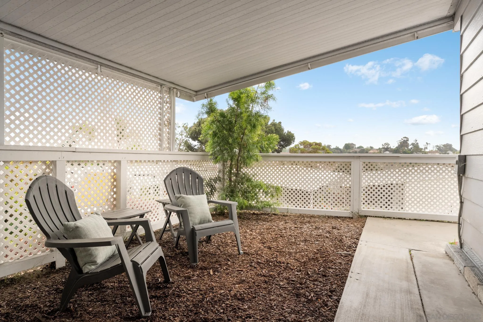 https://cdn.realtyfeed.com/cdn/127/260009195/cf1fa561514708e33f54ad6442bc2970.webp