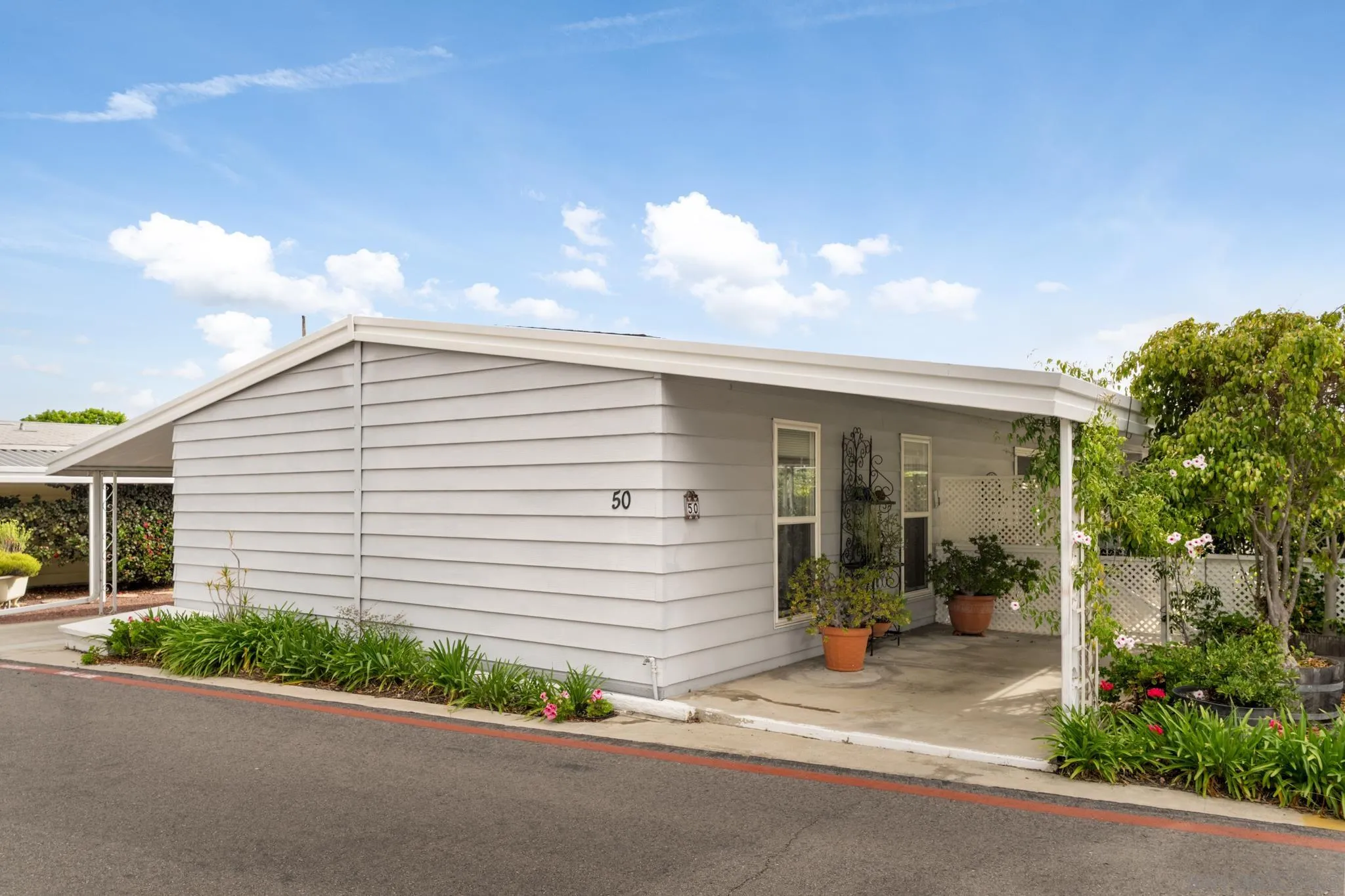 https://cdn.realtyfeed.com/cdn/127/260009195/e925213bcbf48231a0c24a8f7805e535.webp