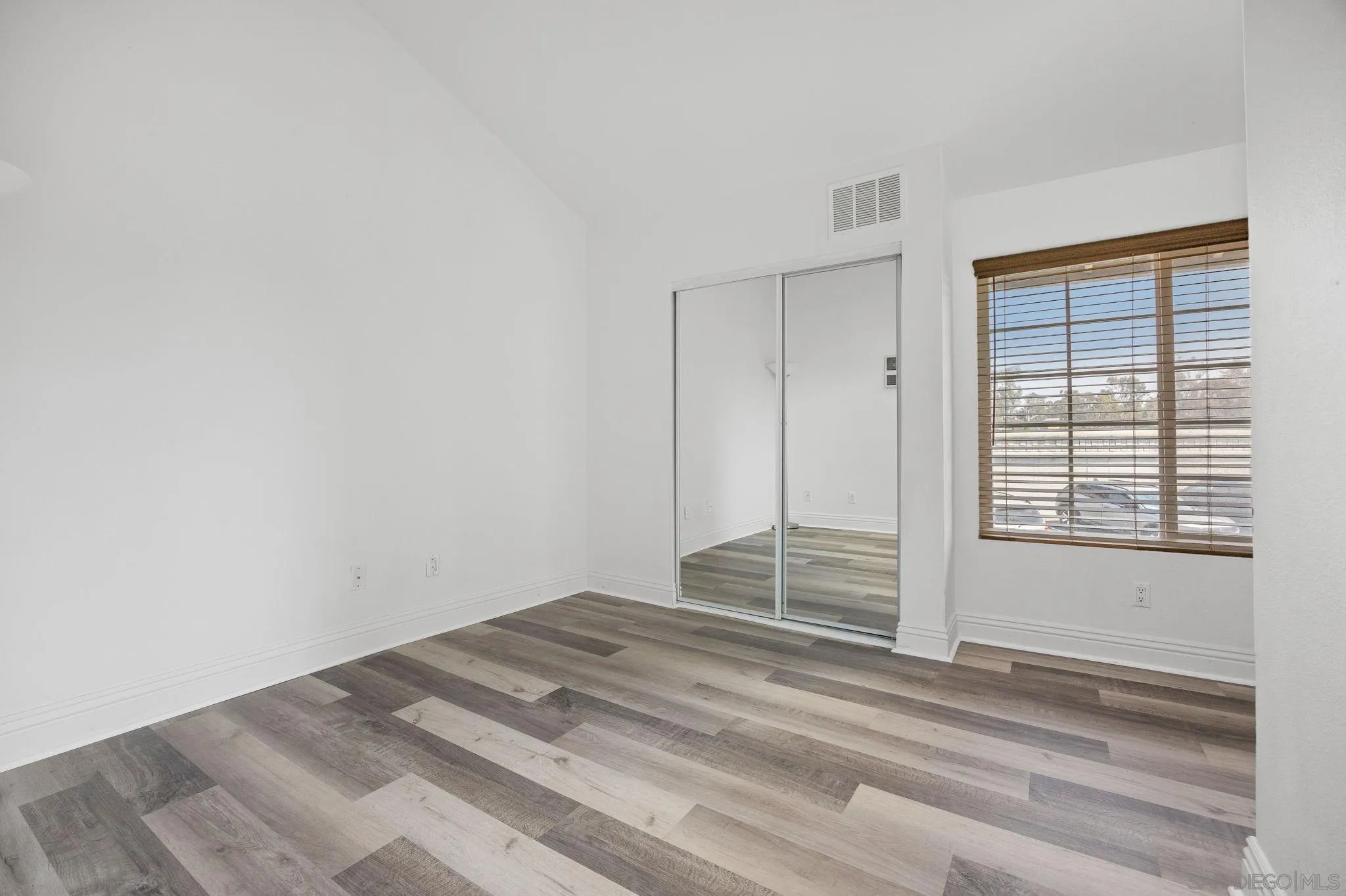 Photo #27: 260009199 Listing: Photo #27