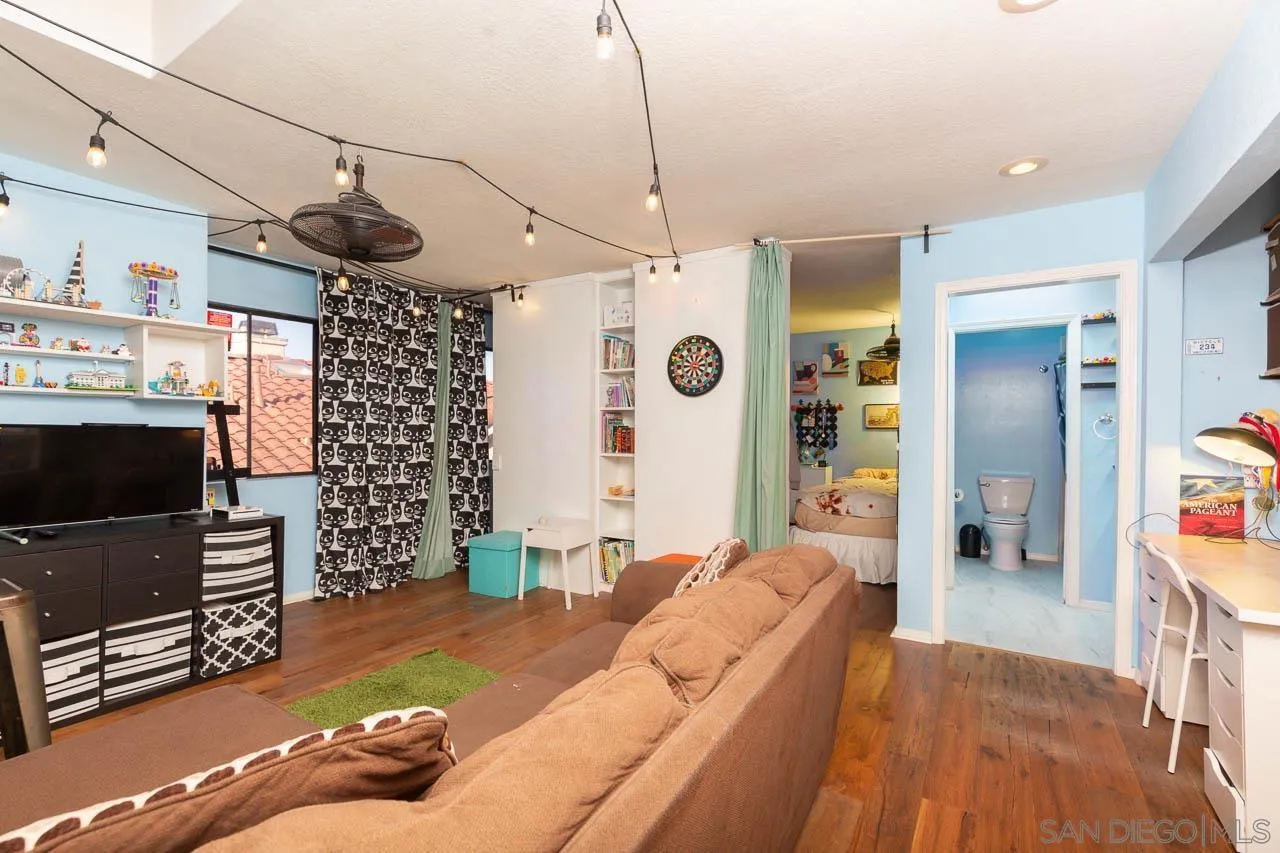 Photo #22: 260009200 Listing: Photo #22